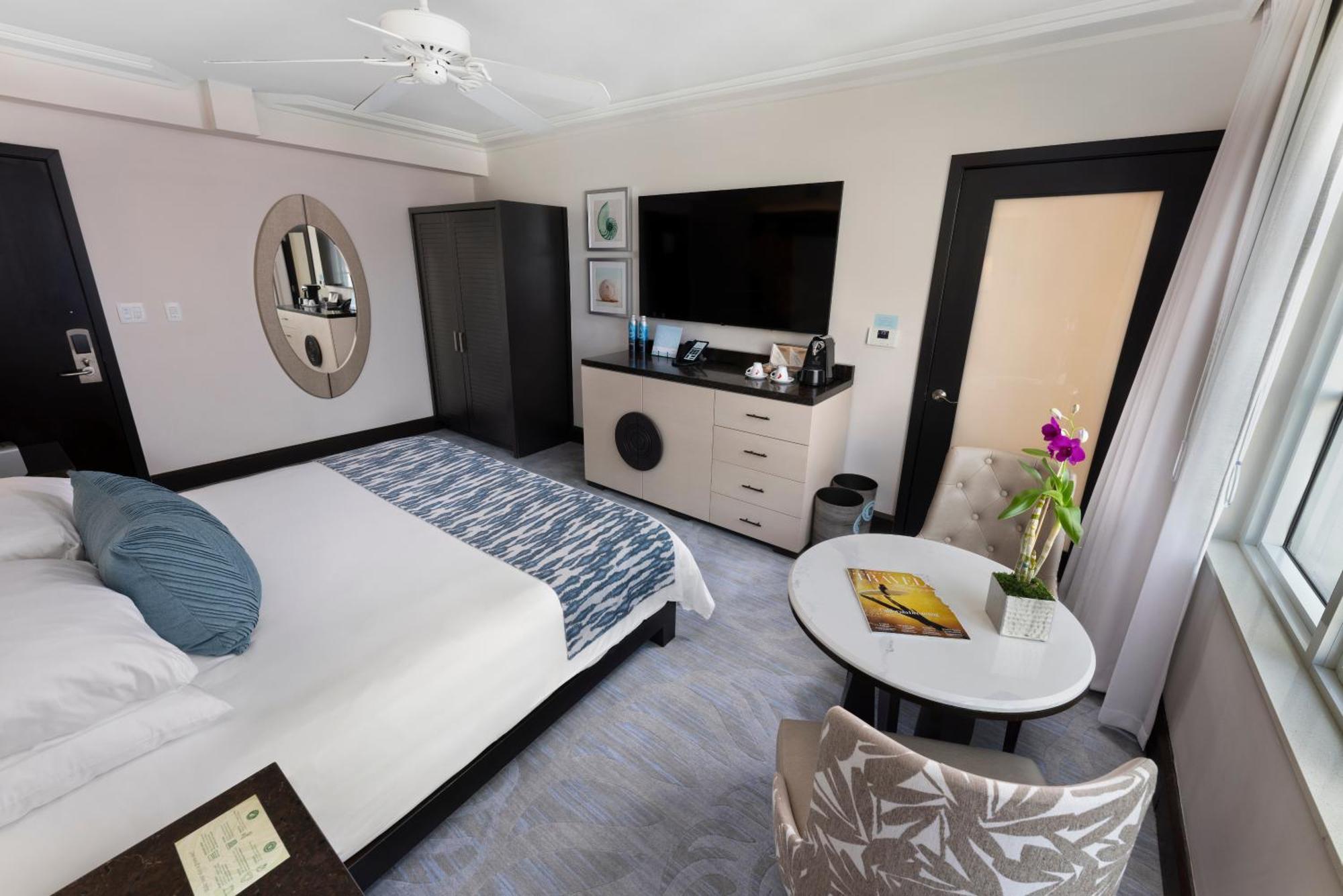 Accessible 1 King Bed