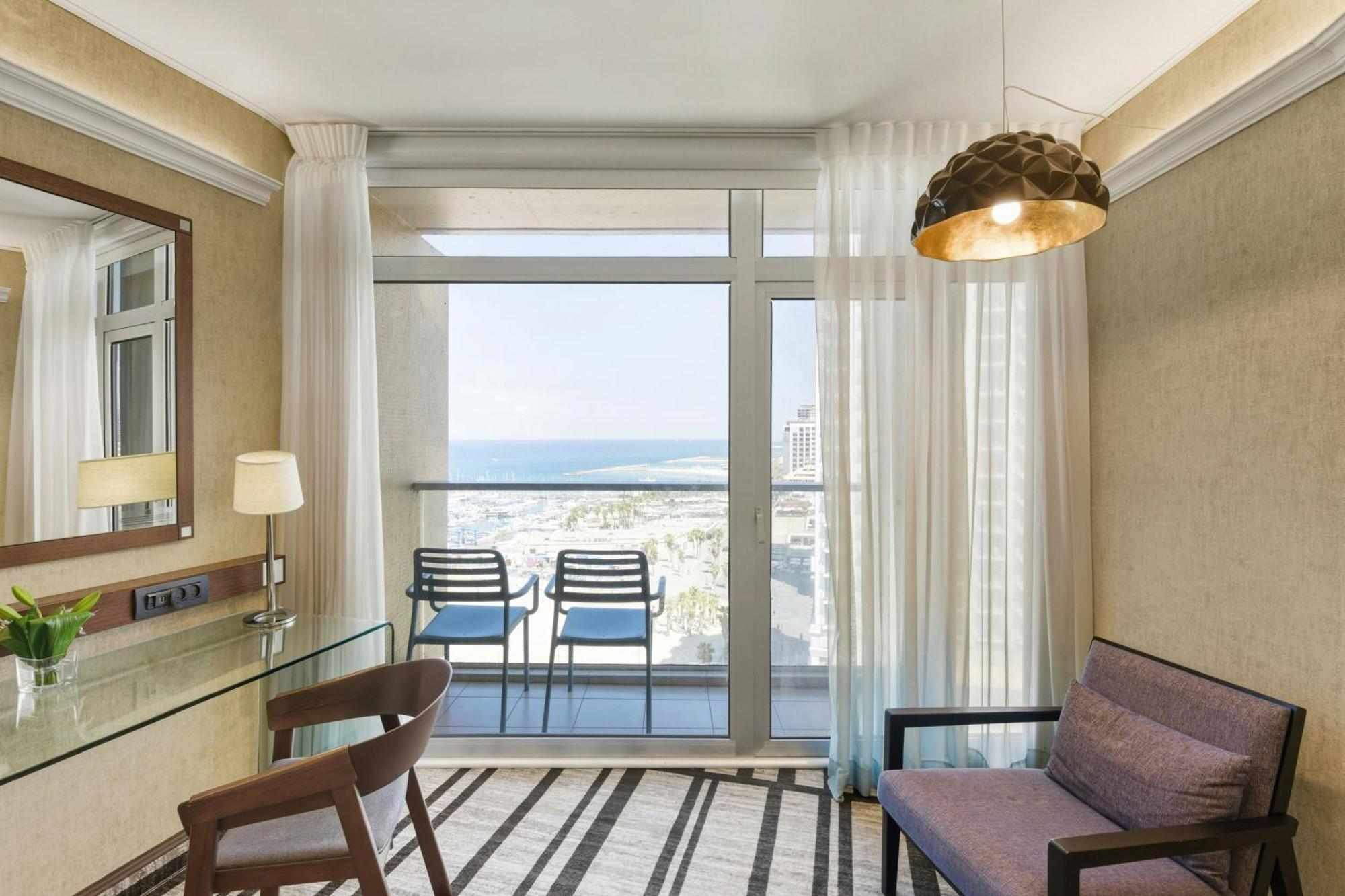 Deluxe Seaview Guest room 1 Queen Sea view Balcony