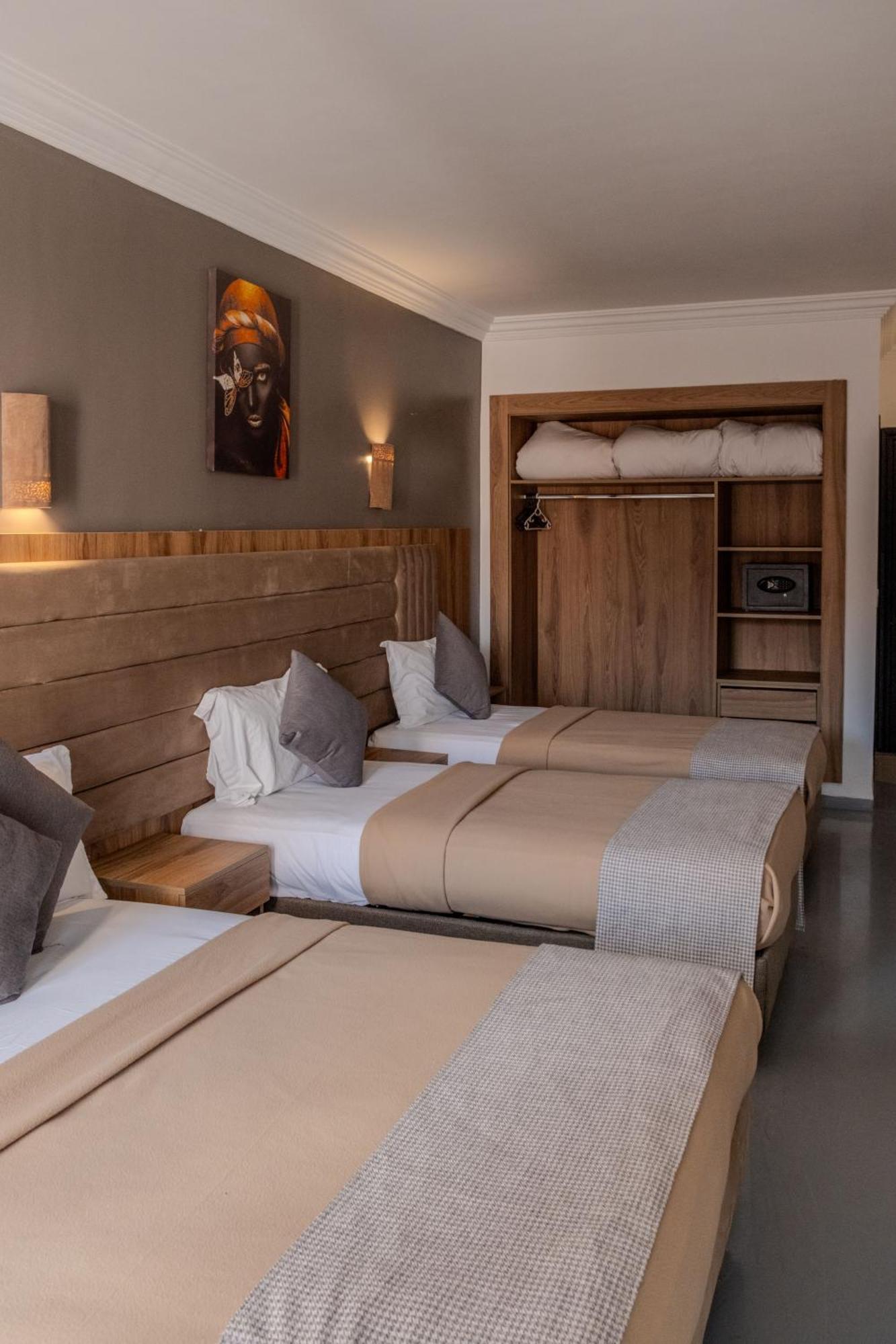 Triple Room