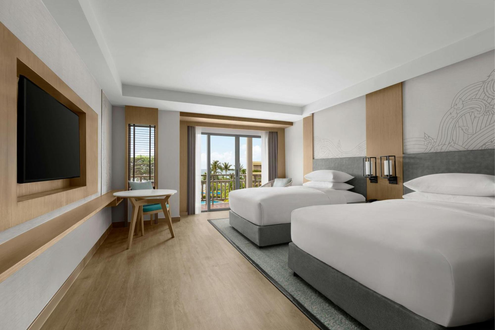Larger Guest room 2 Doubles Pool view
