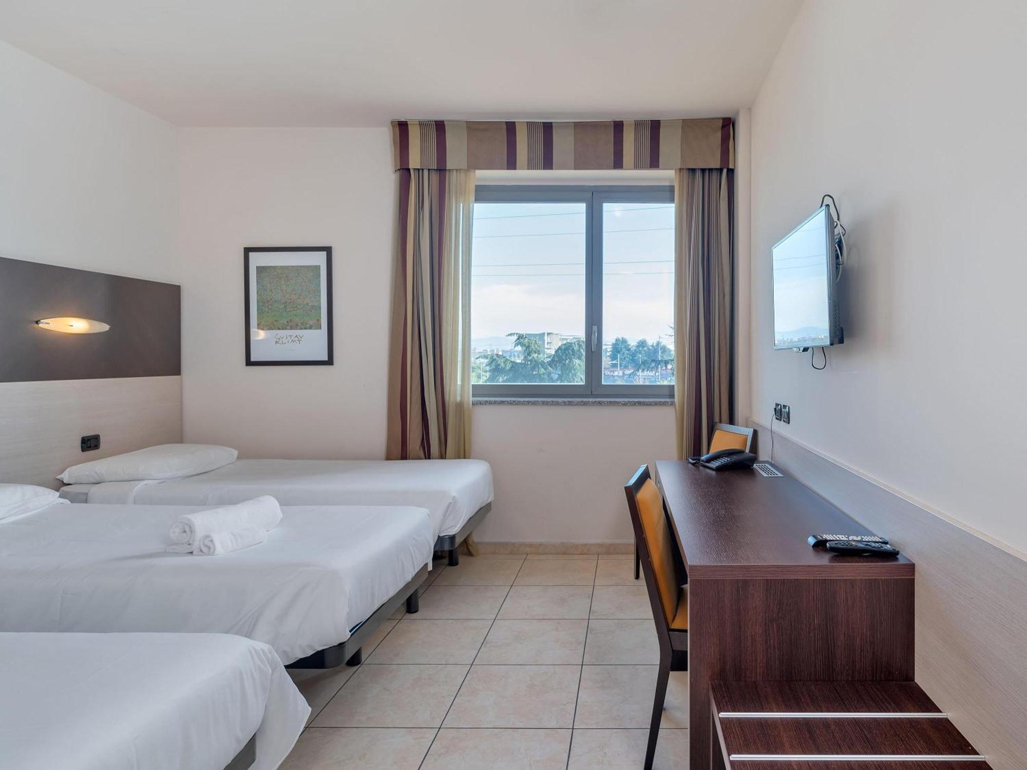 Triple Room,1742639745:JPEG