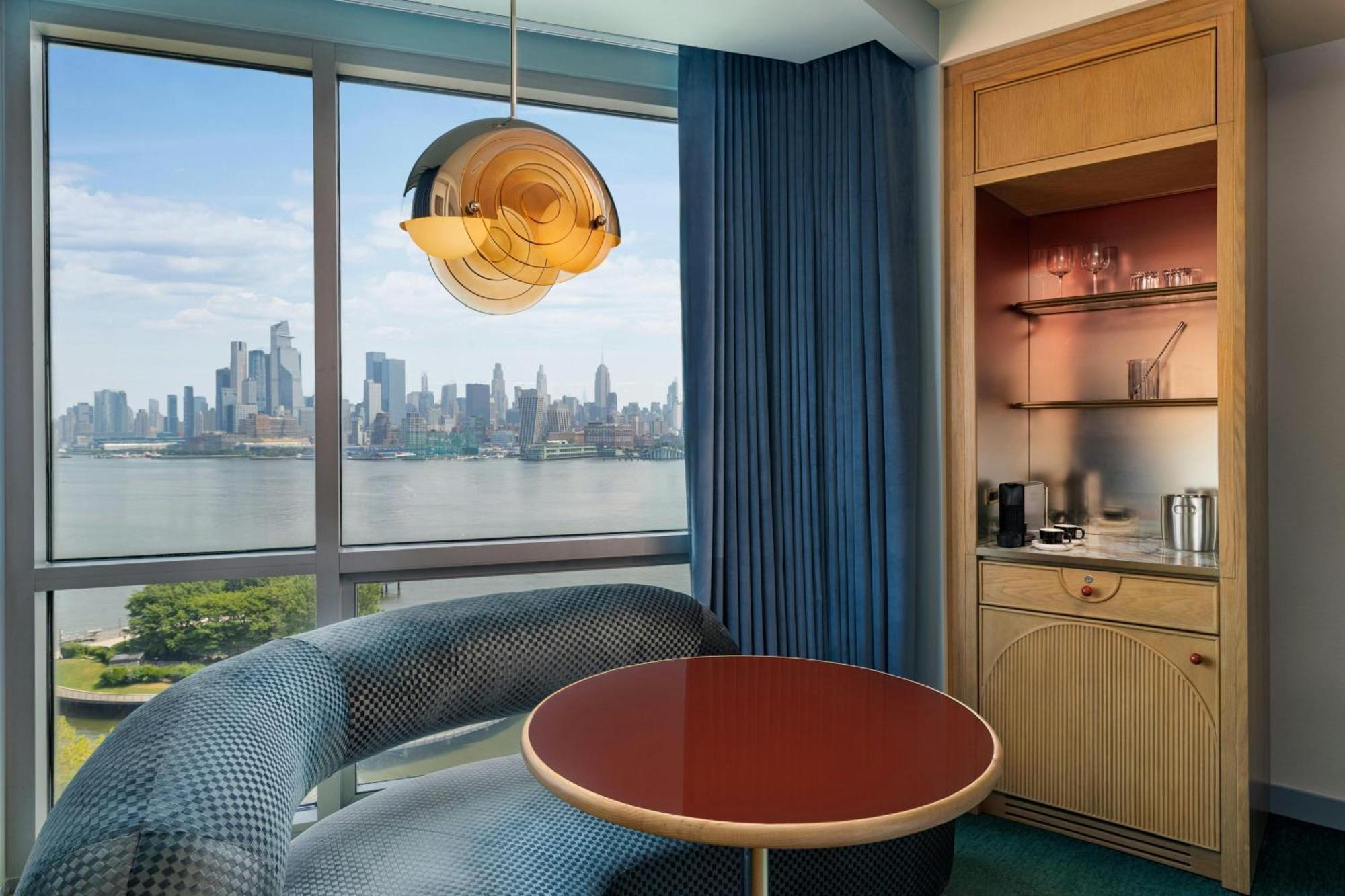 Deluxe King Room Hudson View