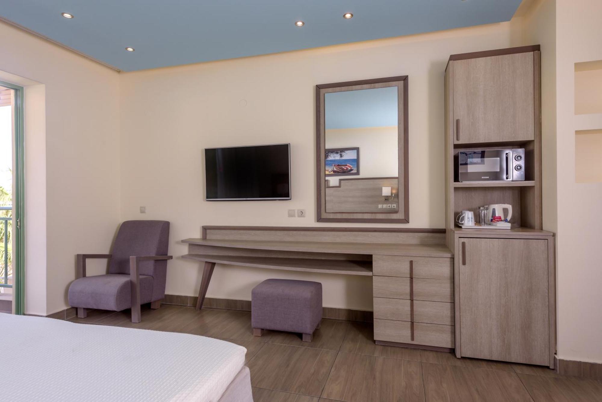 Double Room,1742644769:JPEG