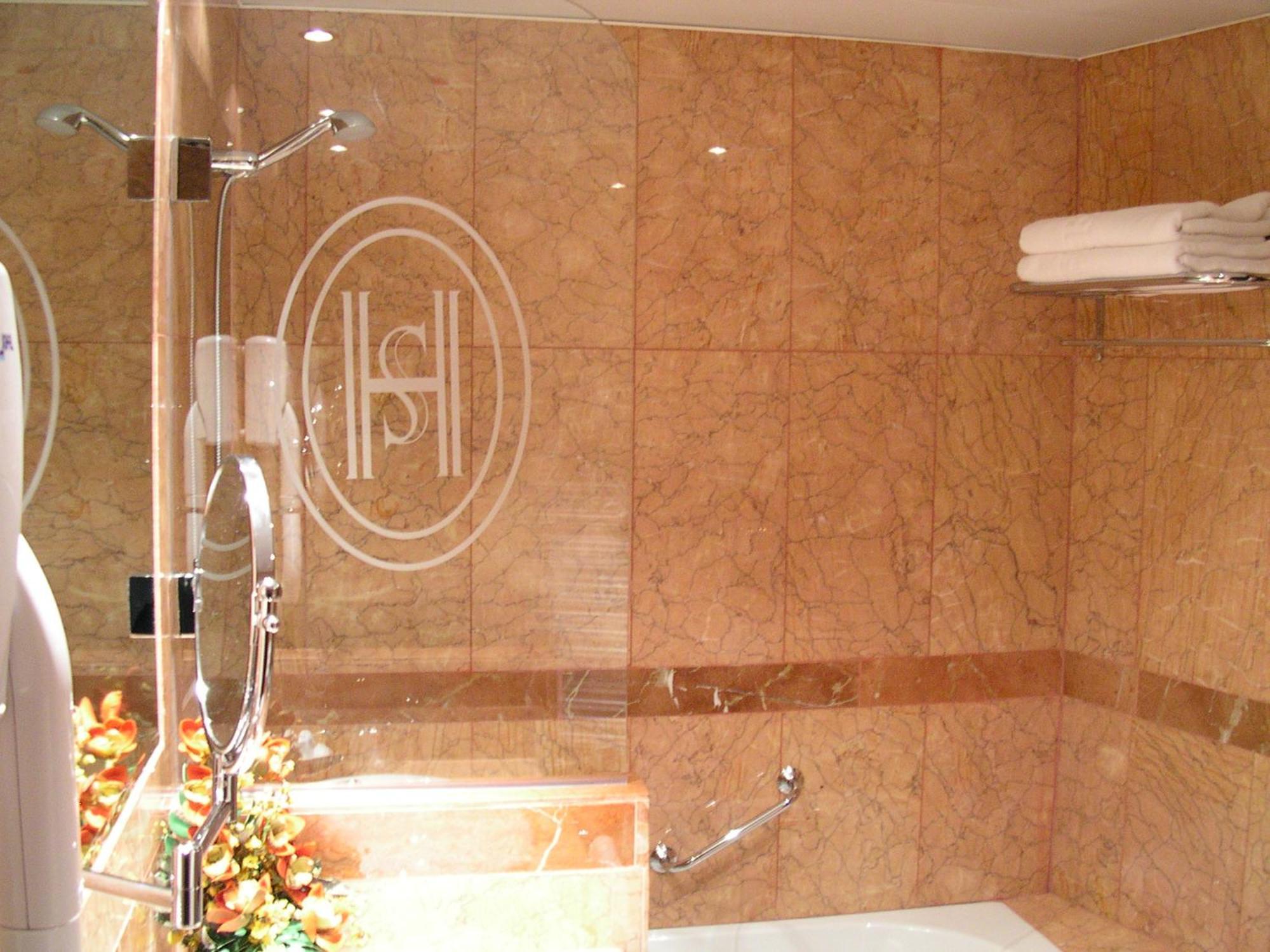 Superior Double Room,1742650521:JPEG