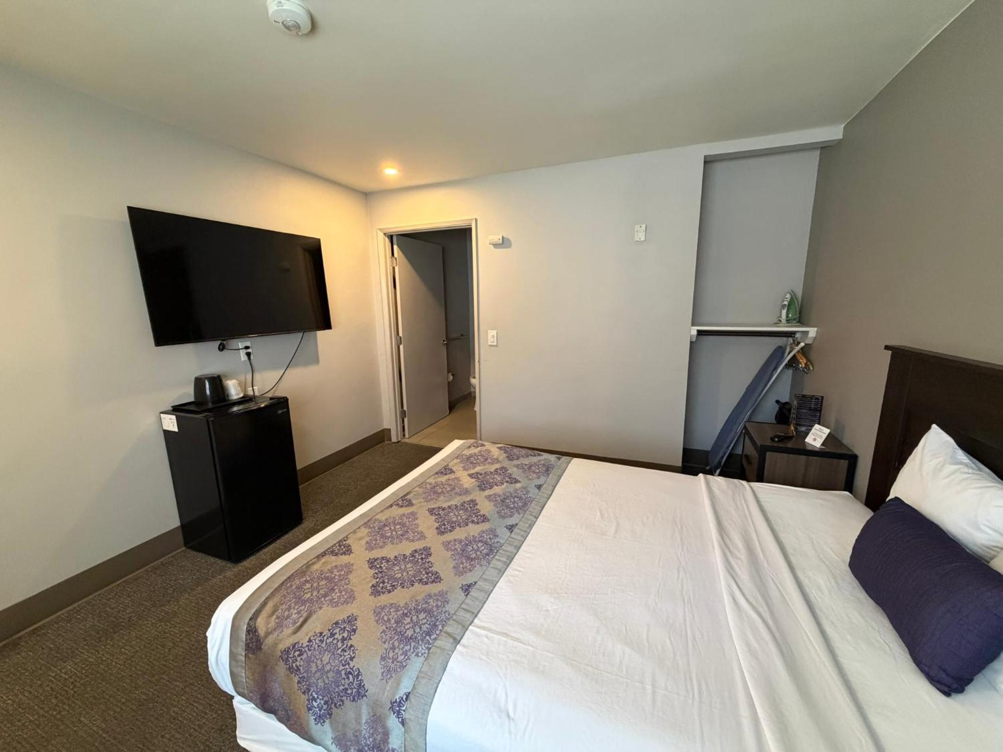 Queen Room Disability Access