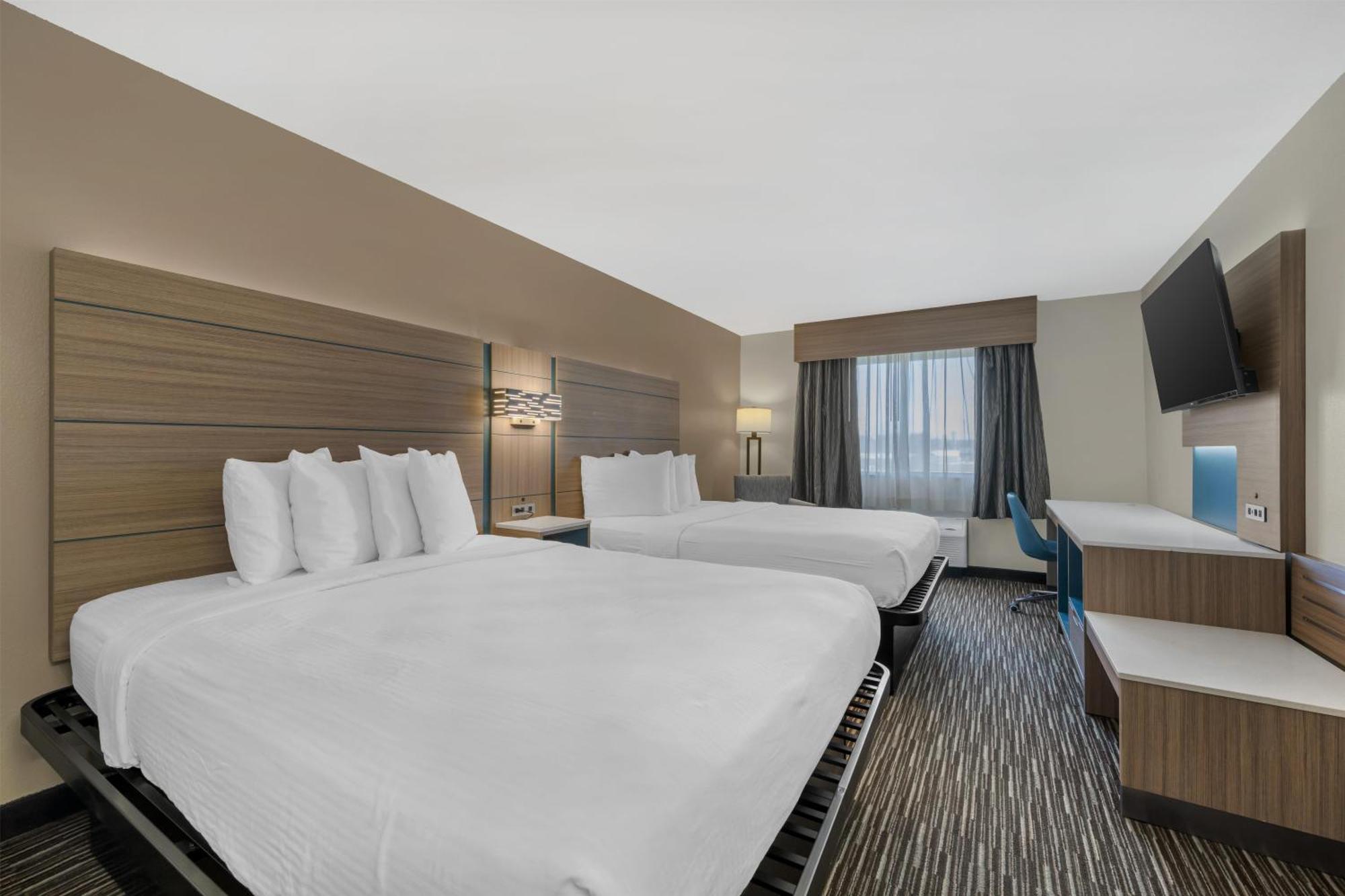 Queen Room Two Queen Beds Non-Smoking or Pet-Friendly