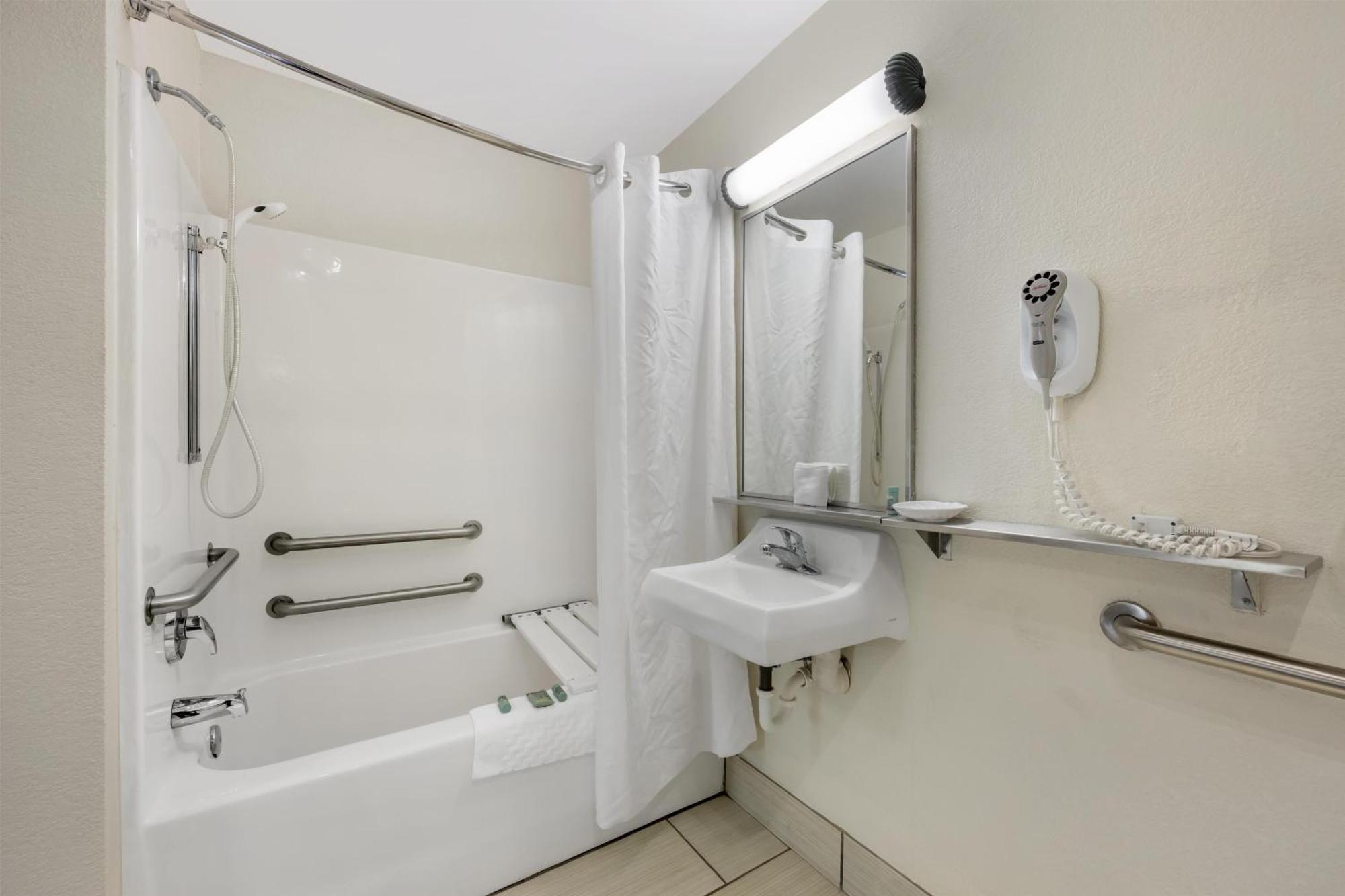 King Room Bath Tub Disability Access or Non-Smoking