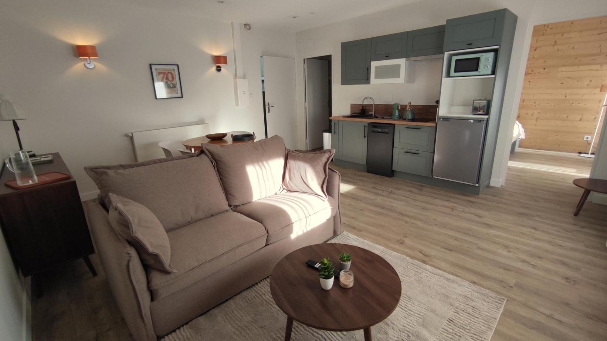 One-Bedroom Apartment Garden View