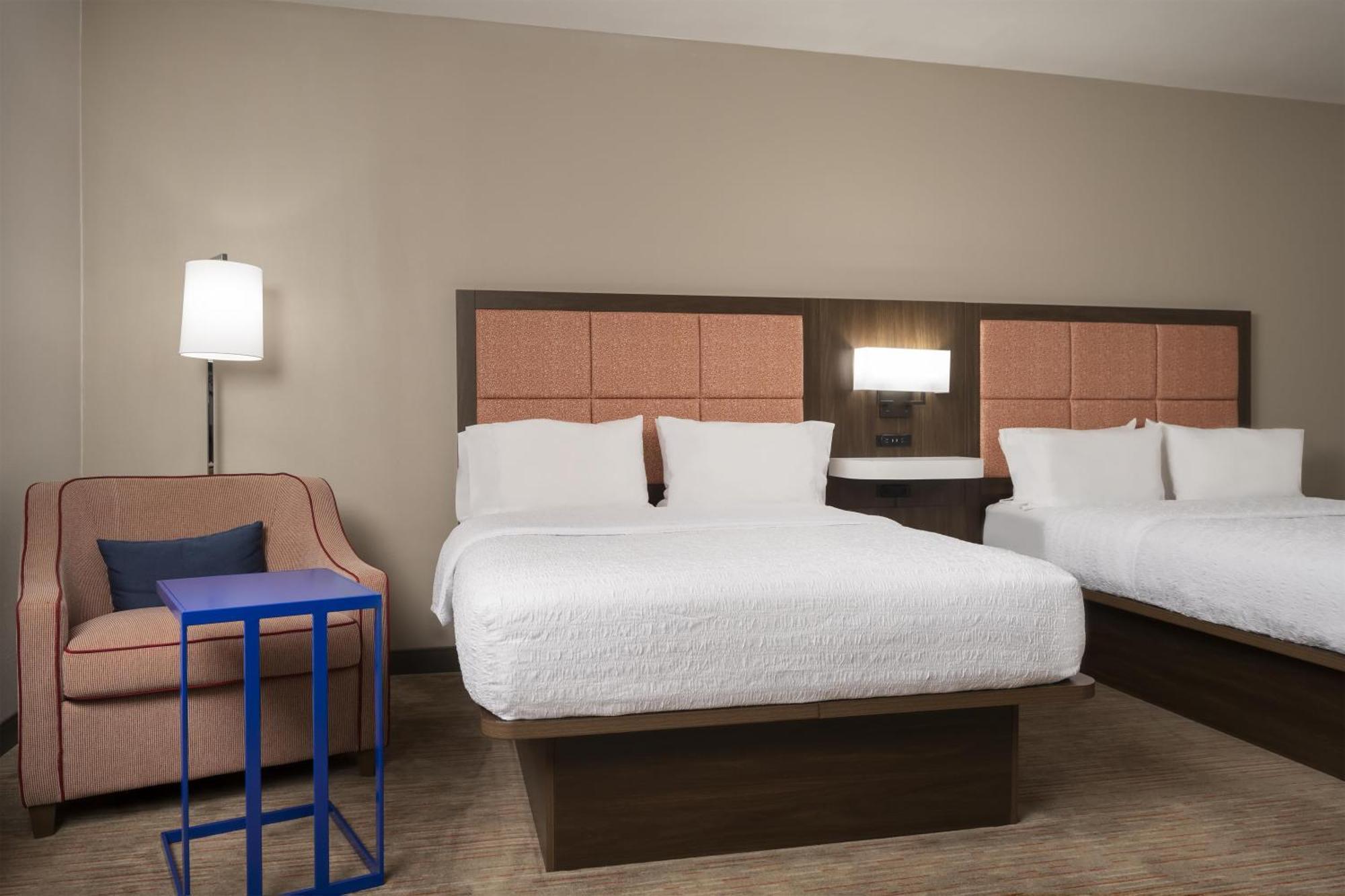 Studio with Two Queen Beds and Sofa Bed - Hearing Access/Non-Smoking