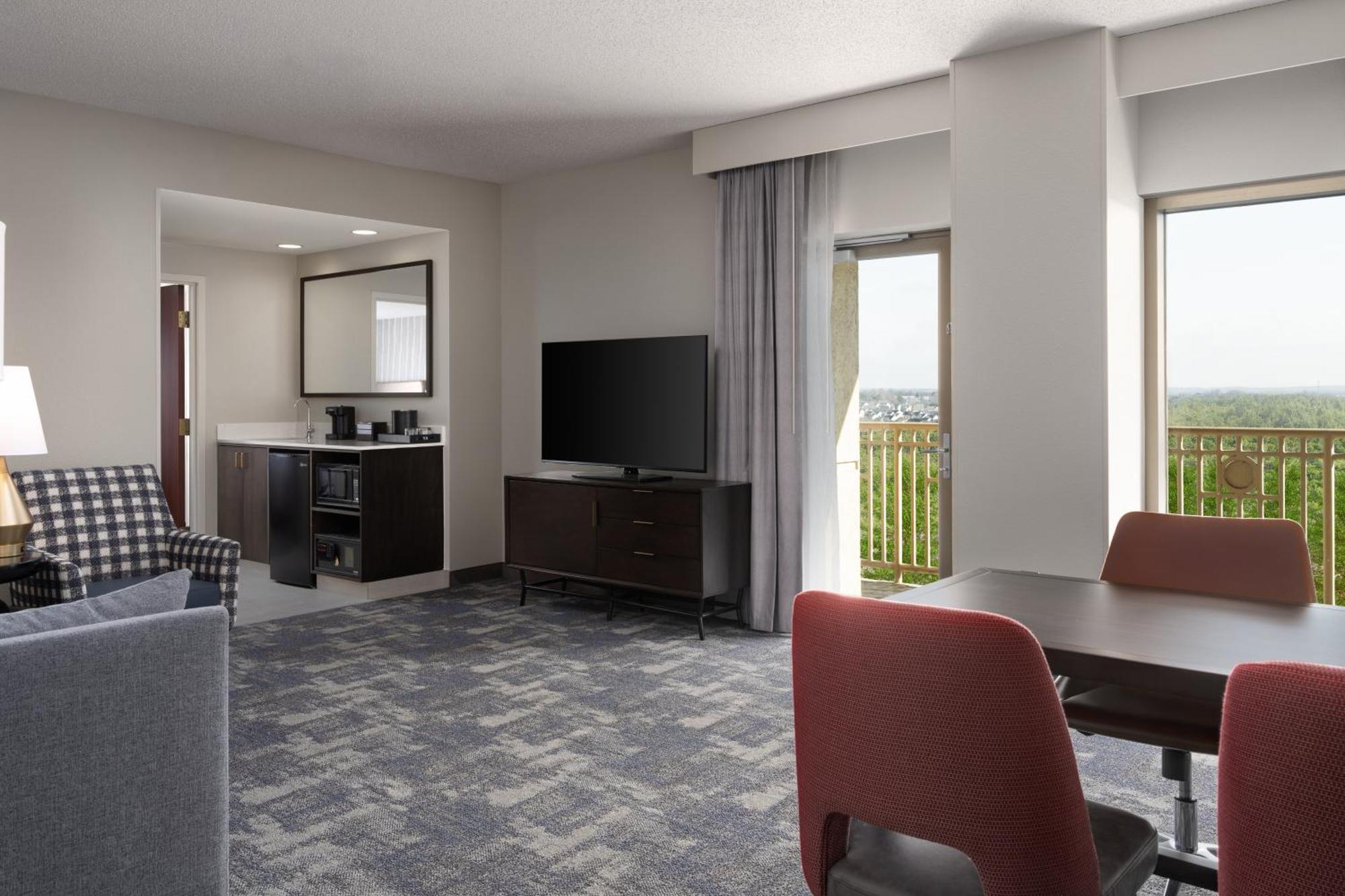 Corner Queen Suite with Two Queen Beds - Non-Smoking