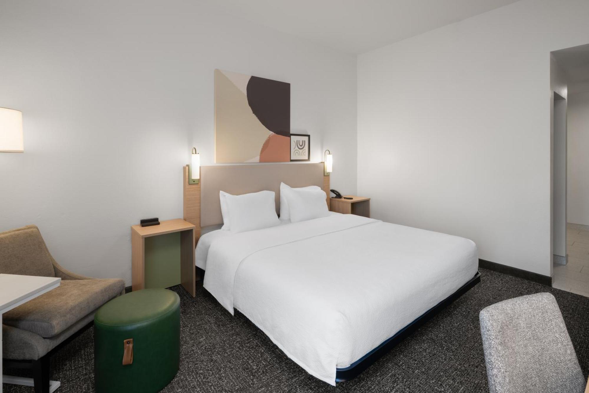 King Room Bath Tub Mobility or Hearing Access