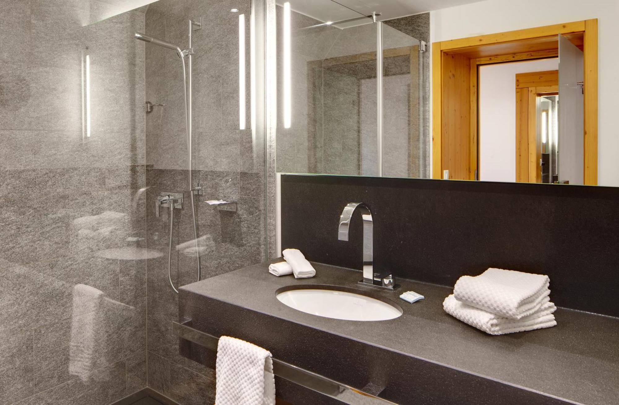 Twin Room Lake View