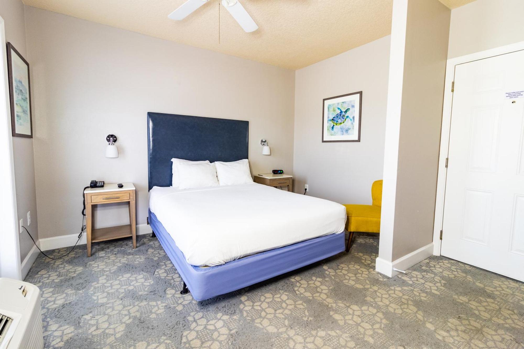 Standard Queen Room
