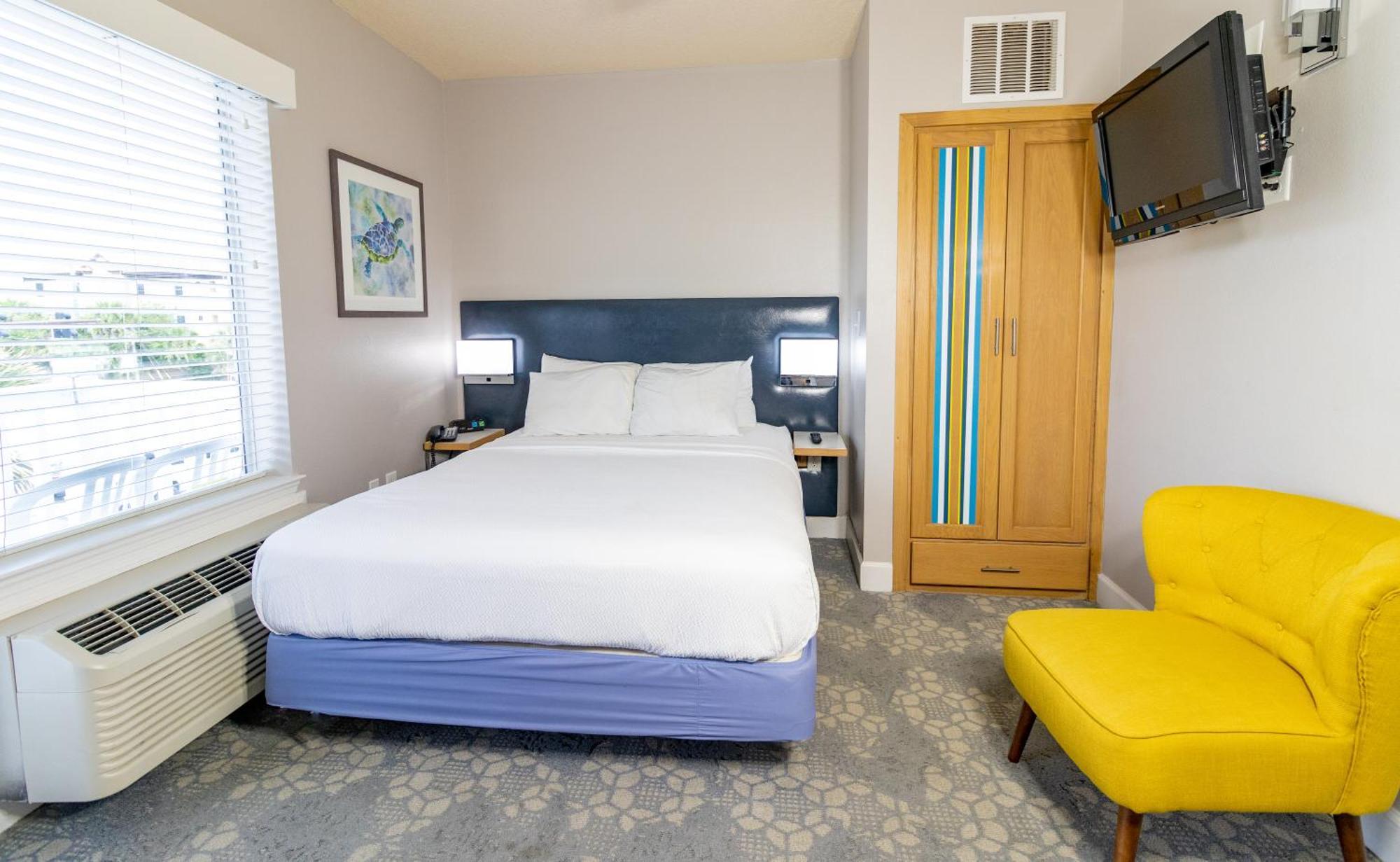 Standard Queen Room