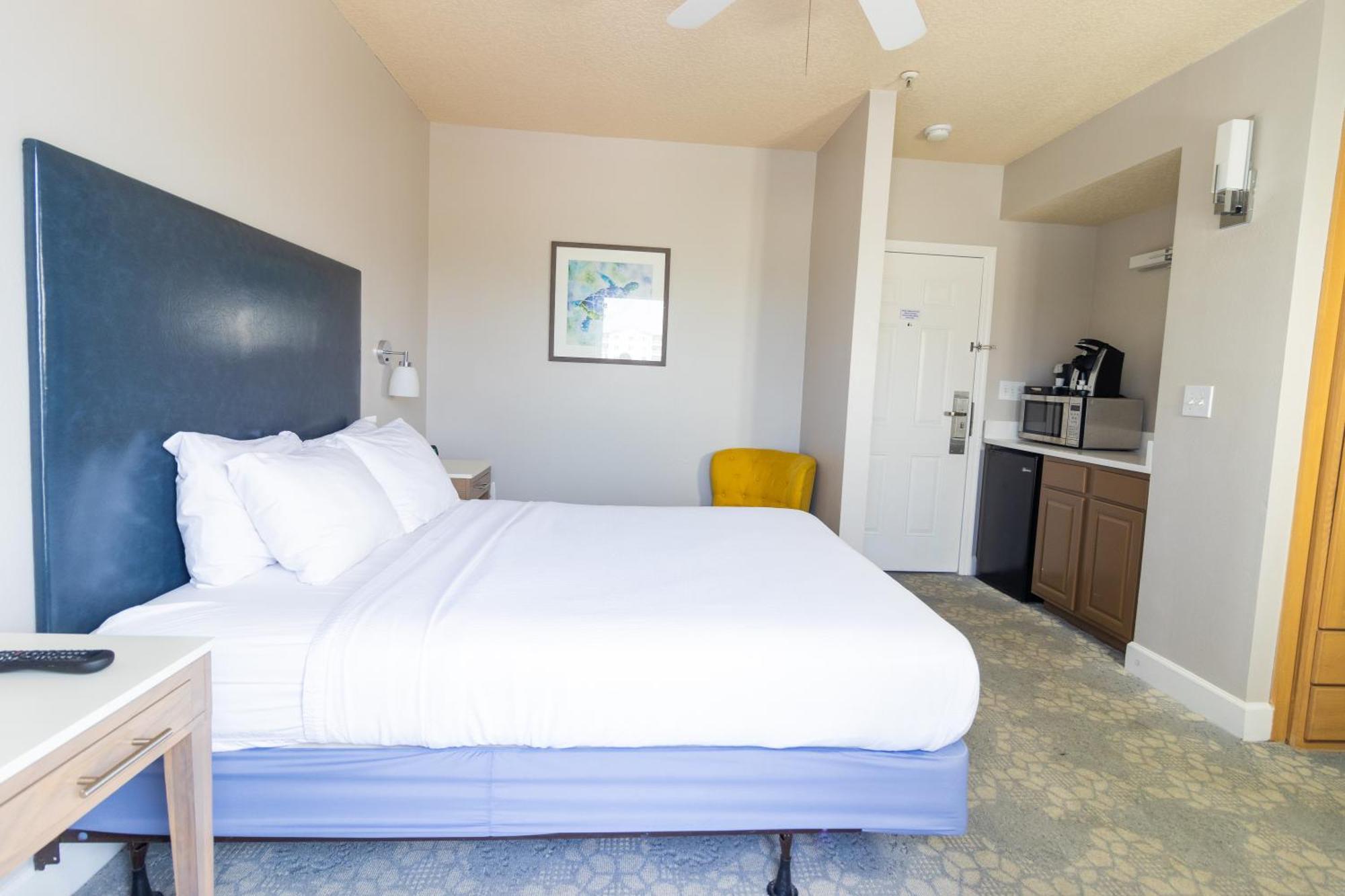 Standard Queen Room