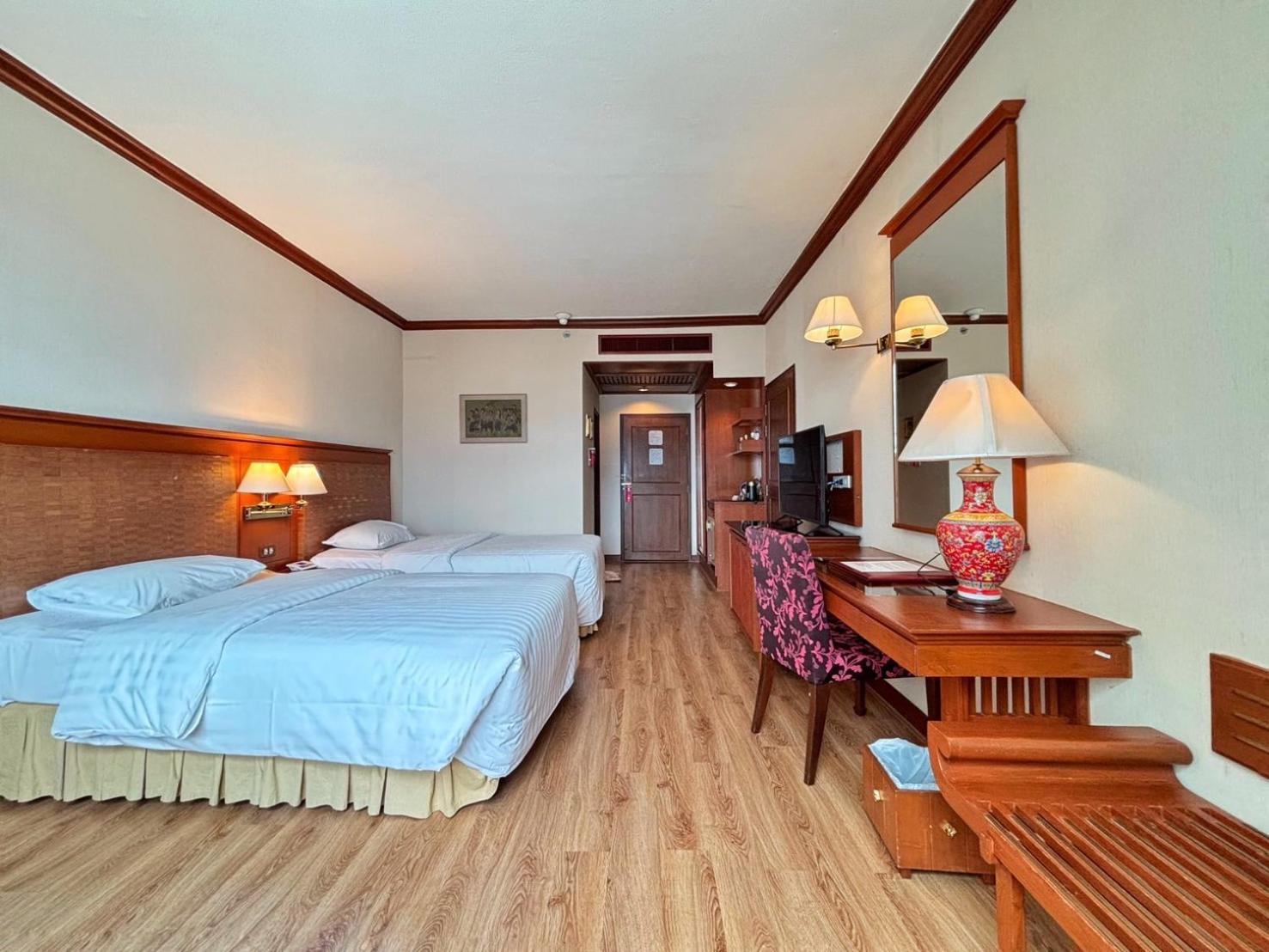 Deluxe Double or Twin Room