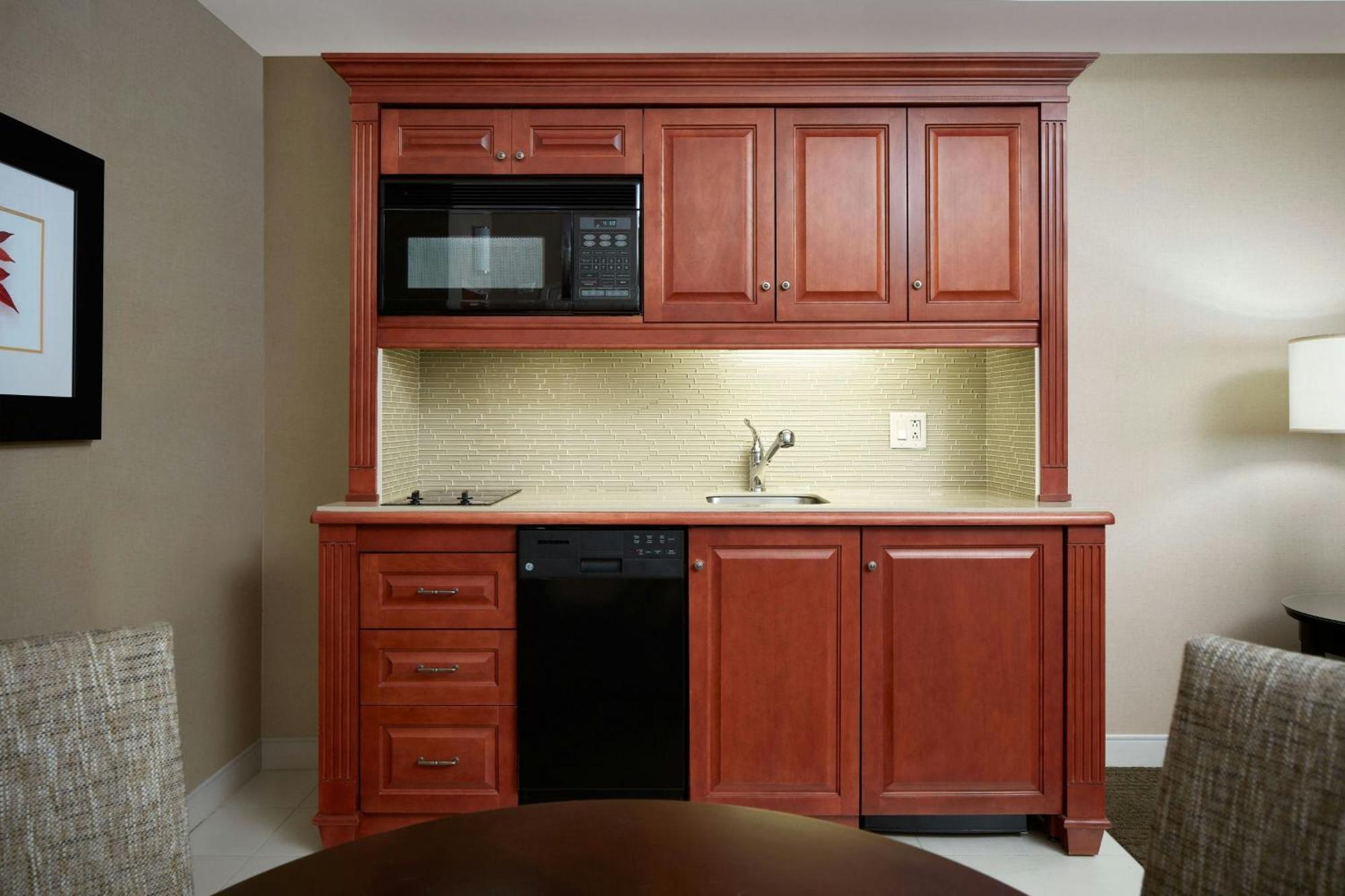 Suite, 1 Bedroom Suite, 2 Queen, Sofa bed, Fireplace,1742679109:JPEG