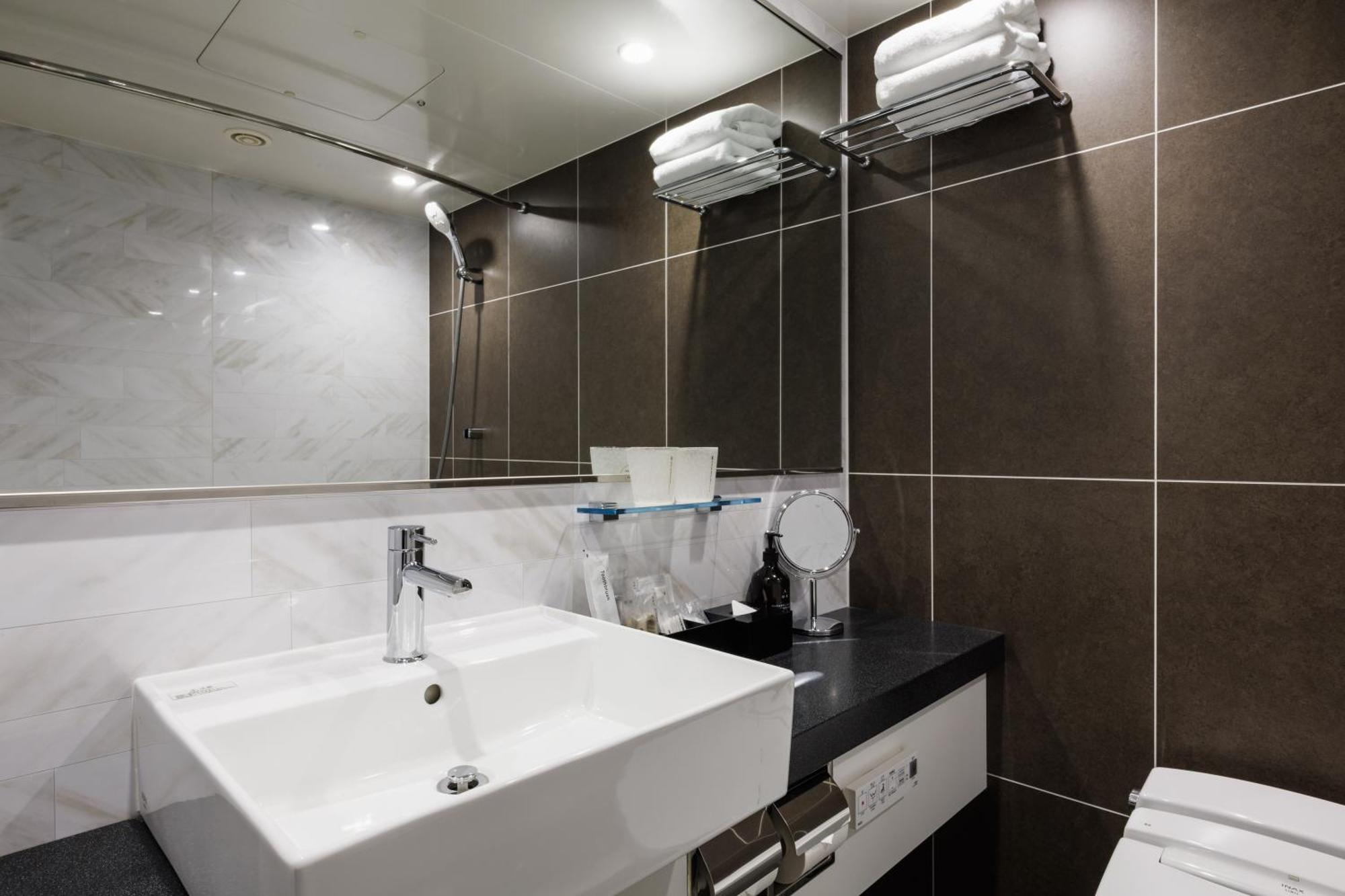 Edmont Standard Room