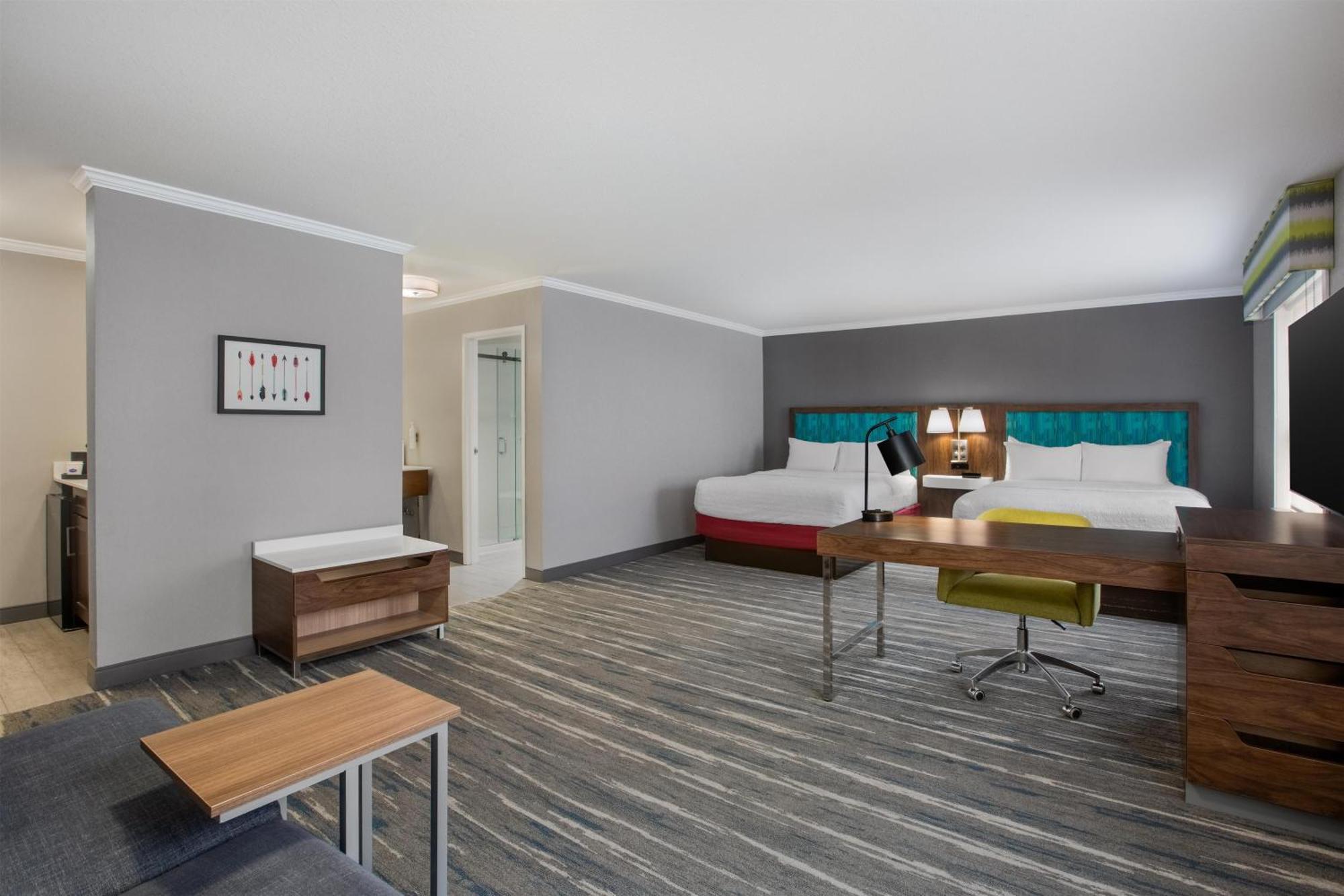 Queen Suite with Two Queen Beds and Sofa Bed - Non-Smoking