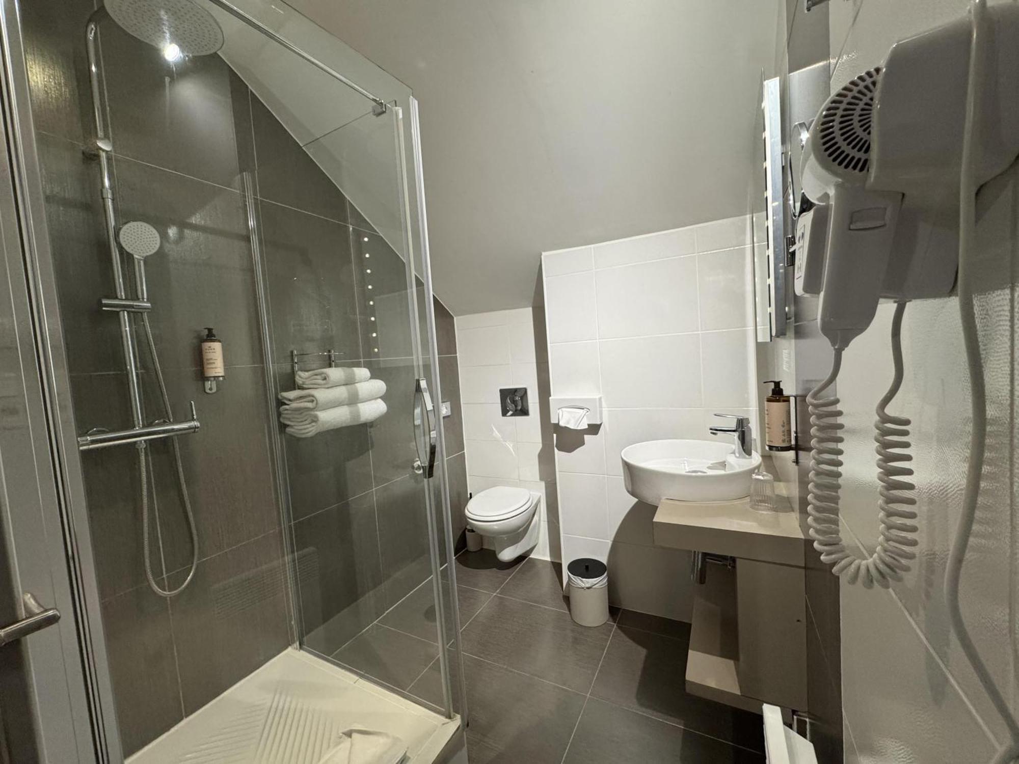 Superior Double Room Two Single Beds Non-Smoking