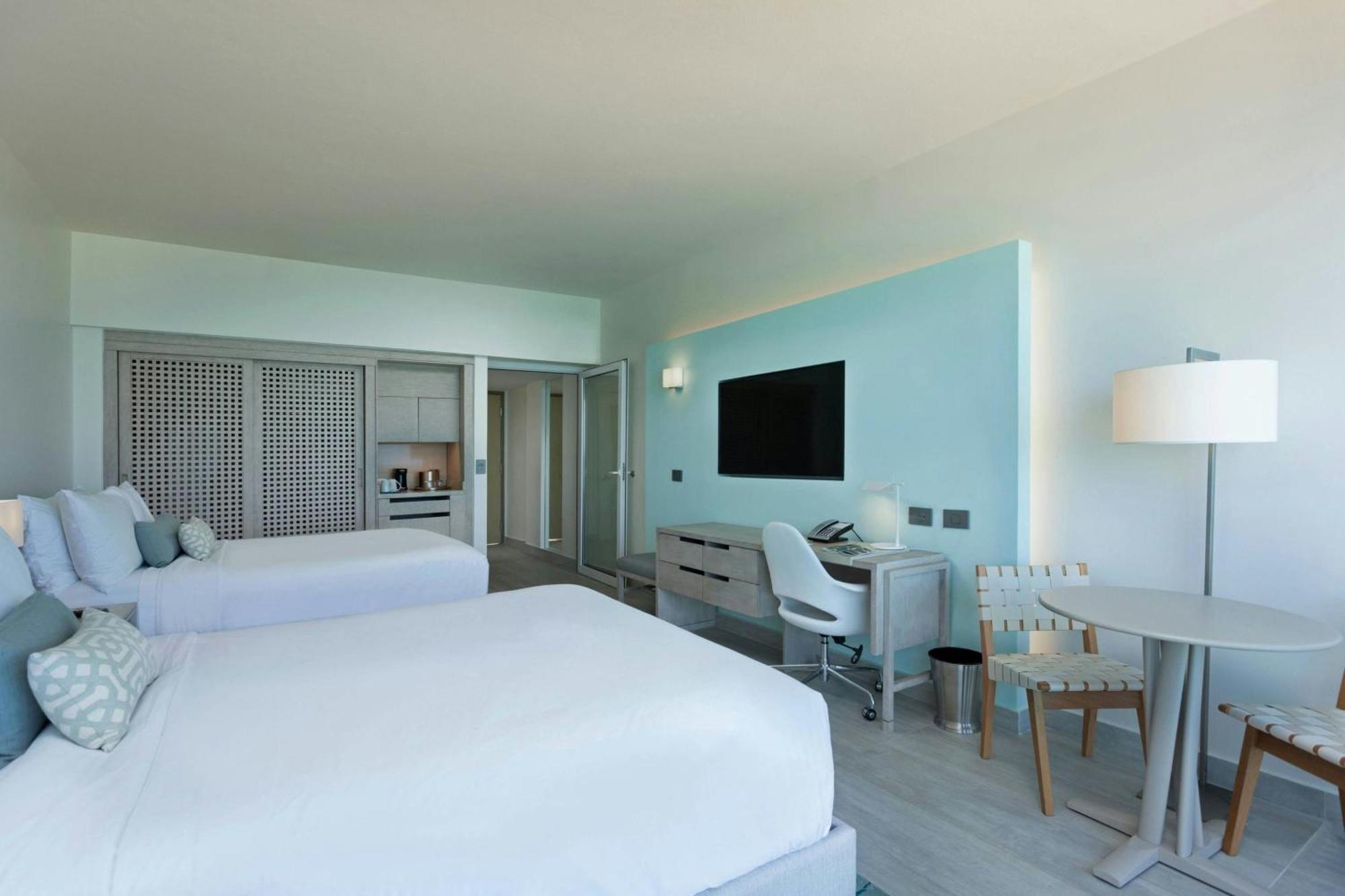 Deluxe Double Room with Two Double Beds and Ocean View,1742696126:JPEG