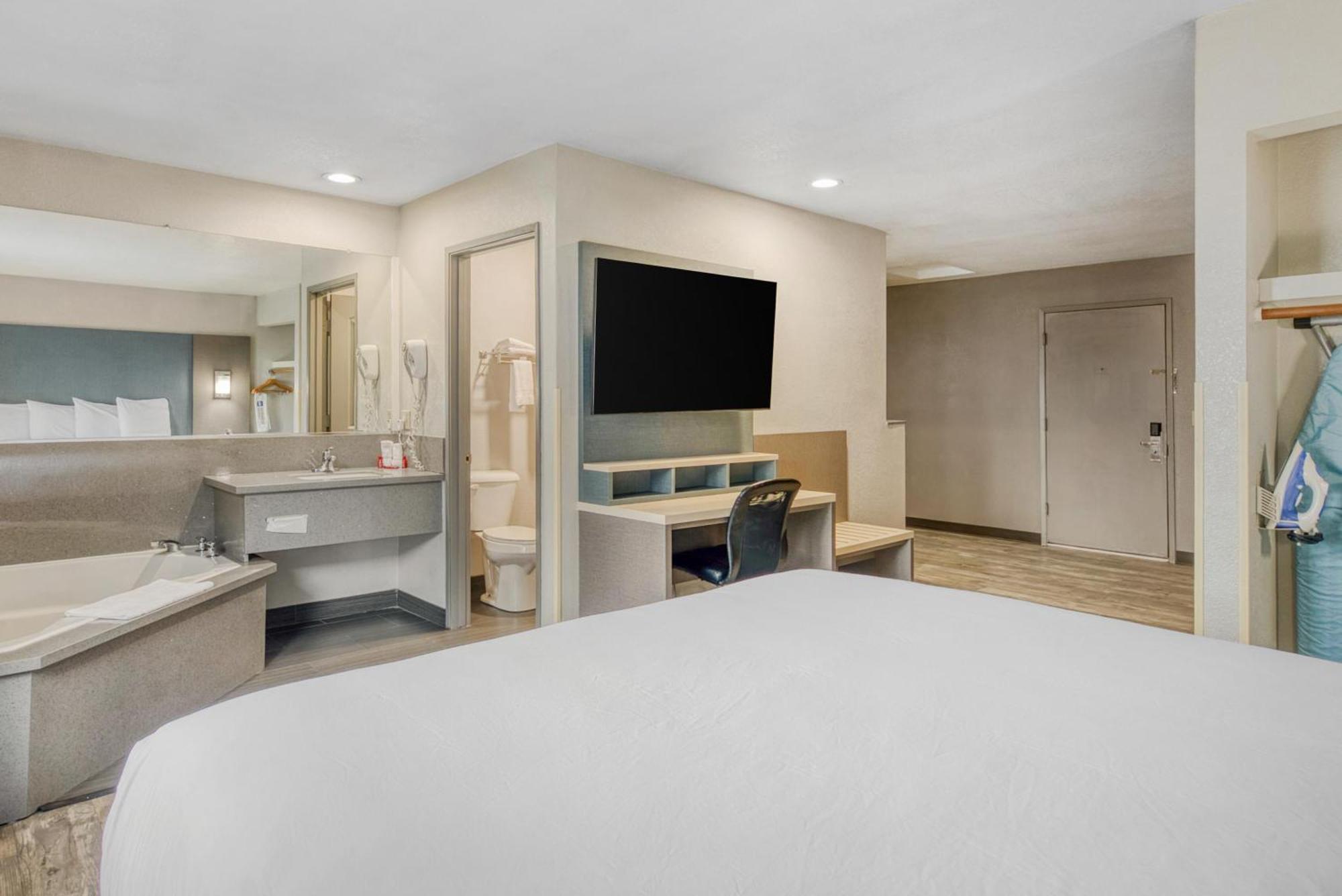 King Suite Spa Bath Non-Smoking