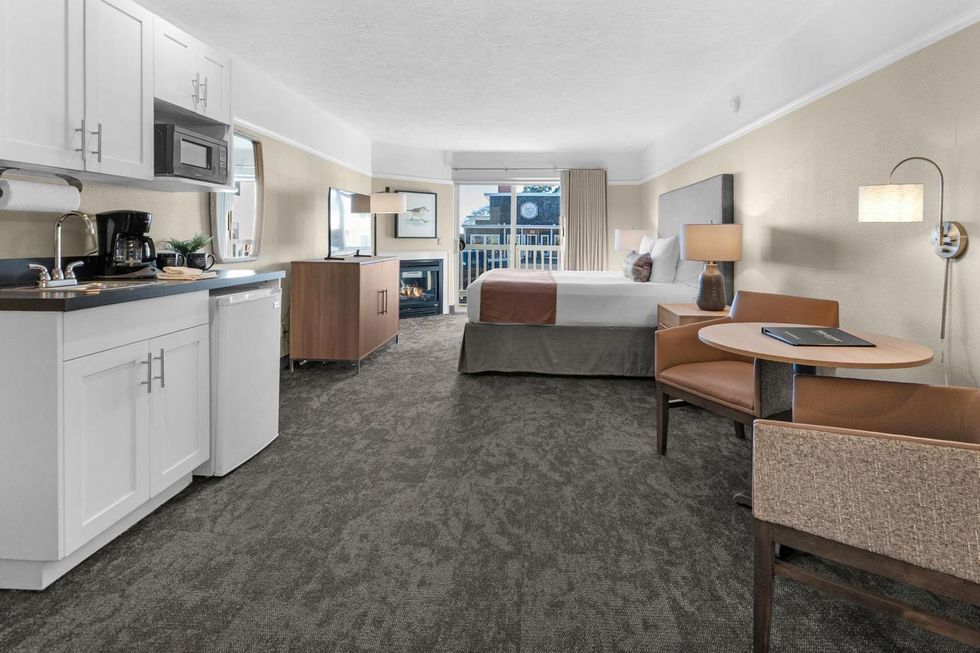 King Suite Whirlpool Adults Only