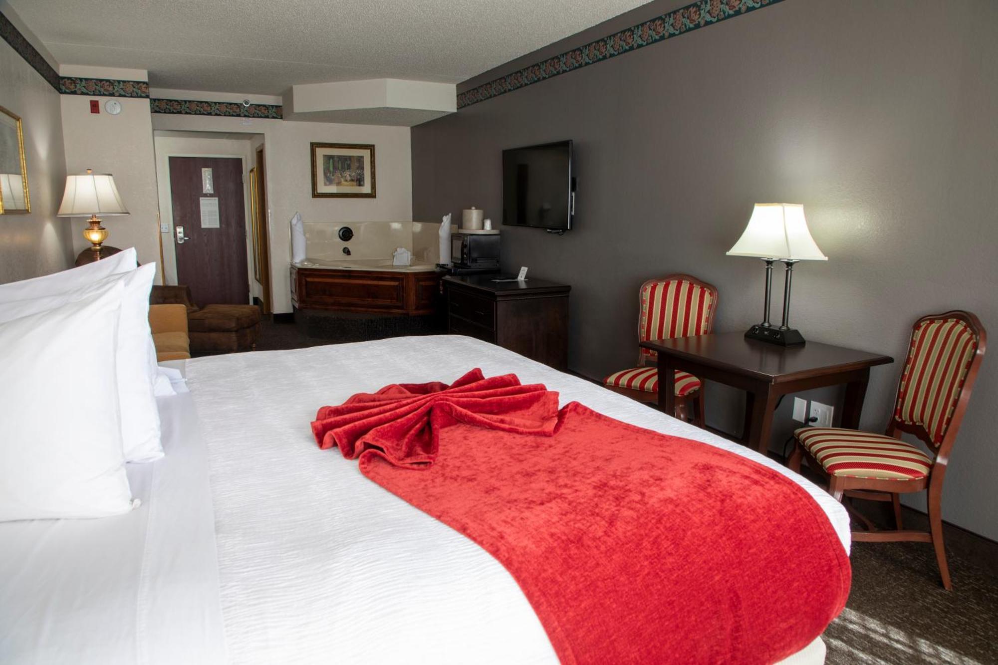 King Suite Jetted Tub