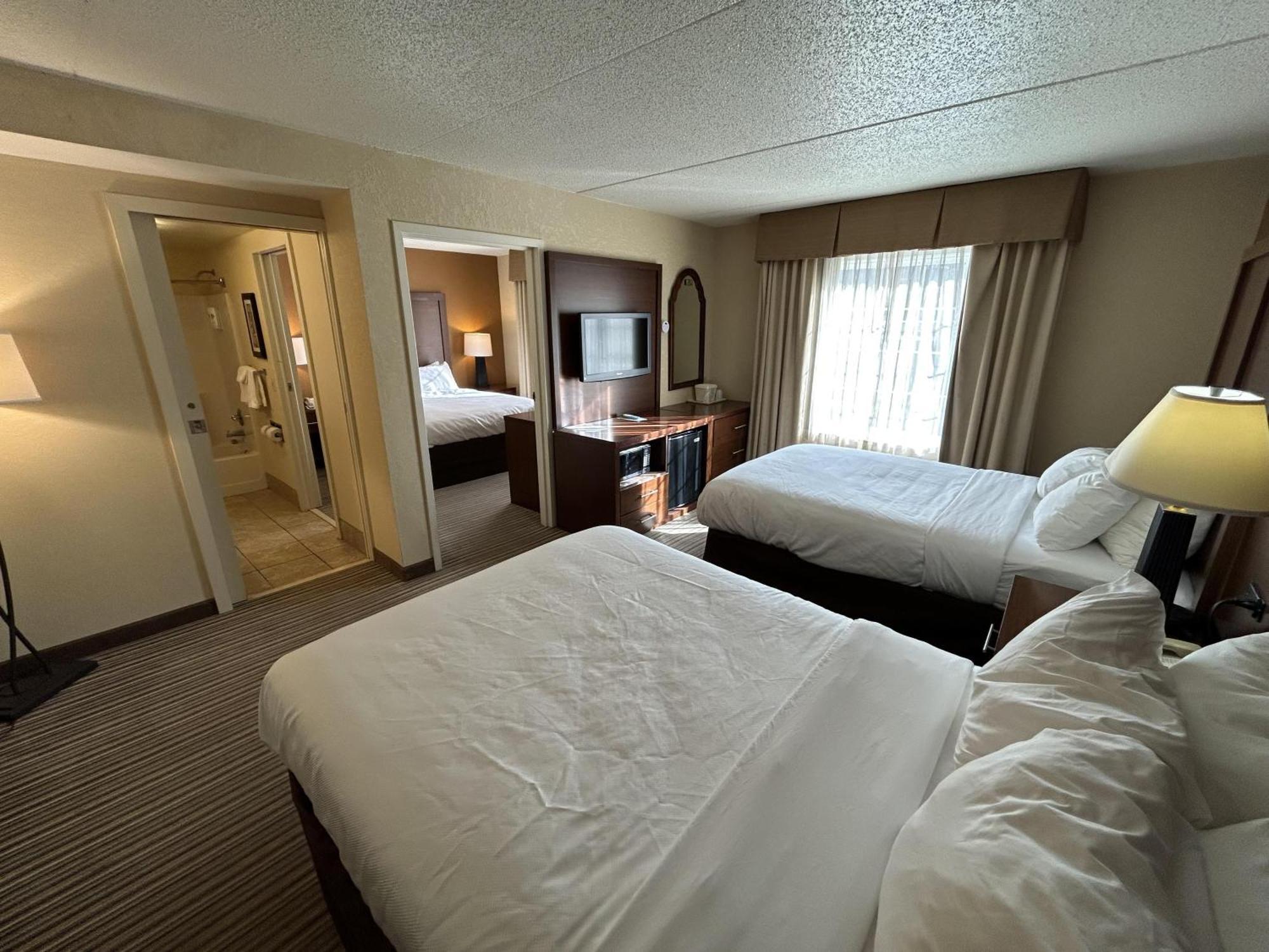 Family Room with One Queen Bed and Two Double Beds - Non-Smoking,1742713098:JPEG