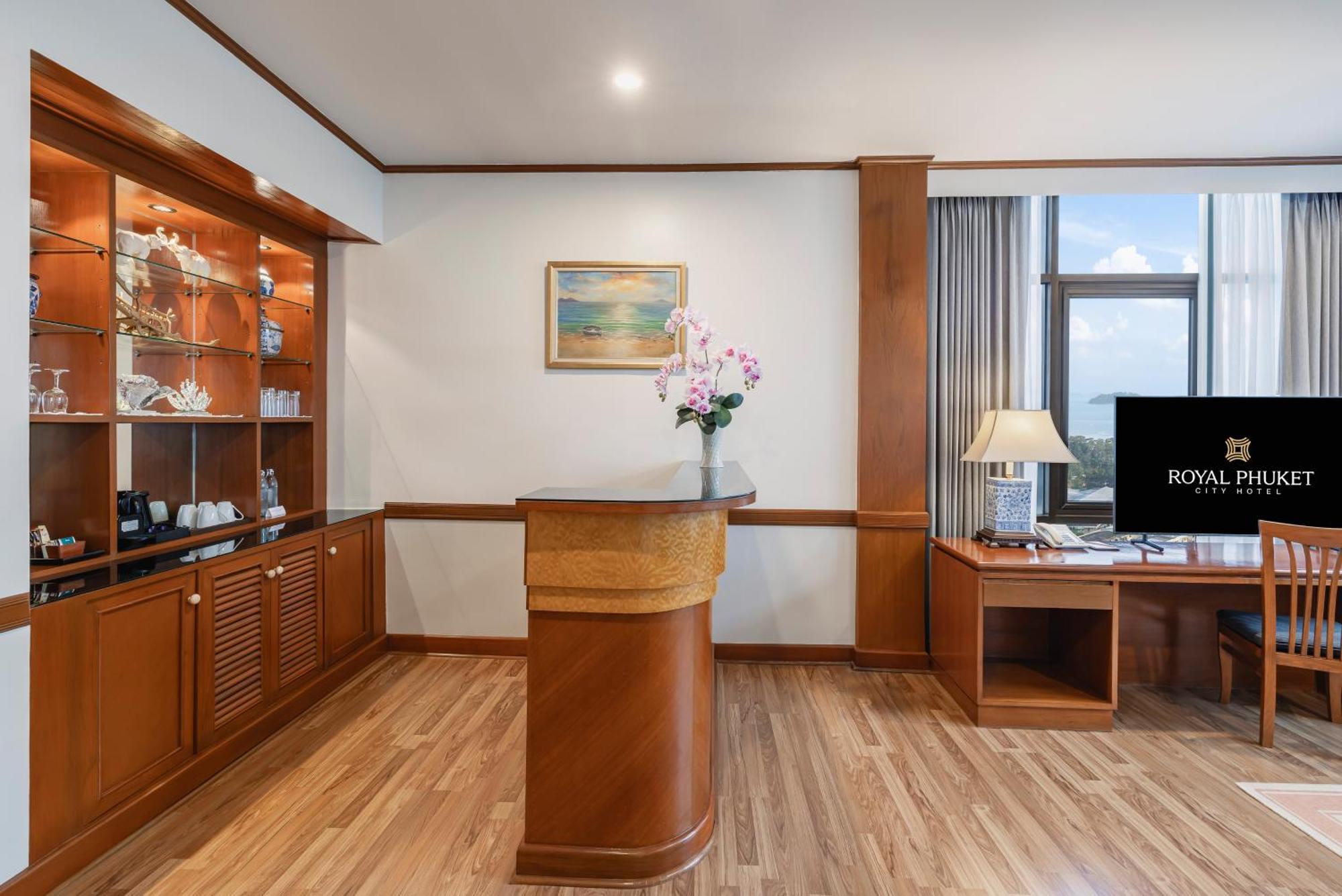 Executive Suite