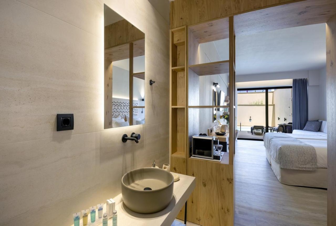 Superior Double Room Semi-Basement Private Pool