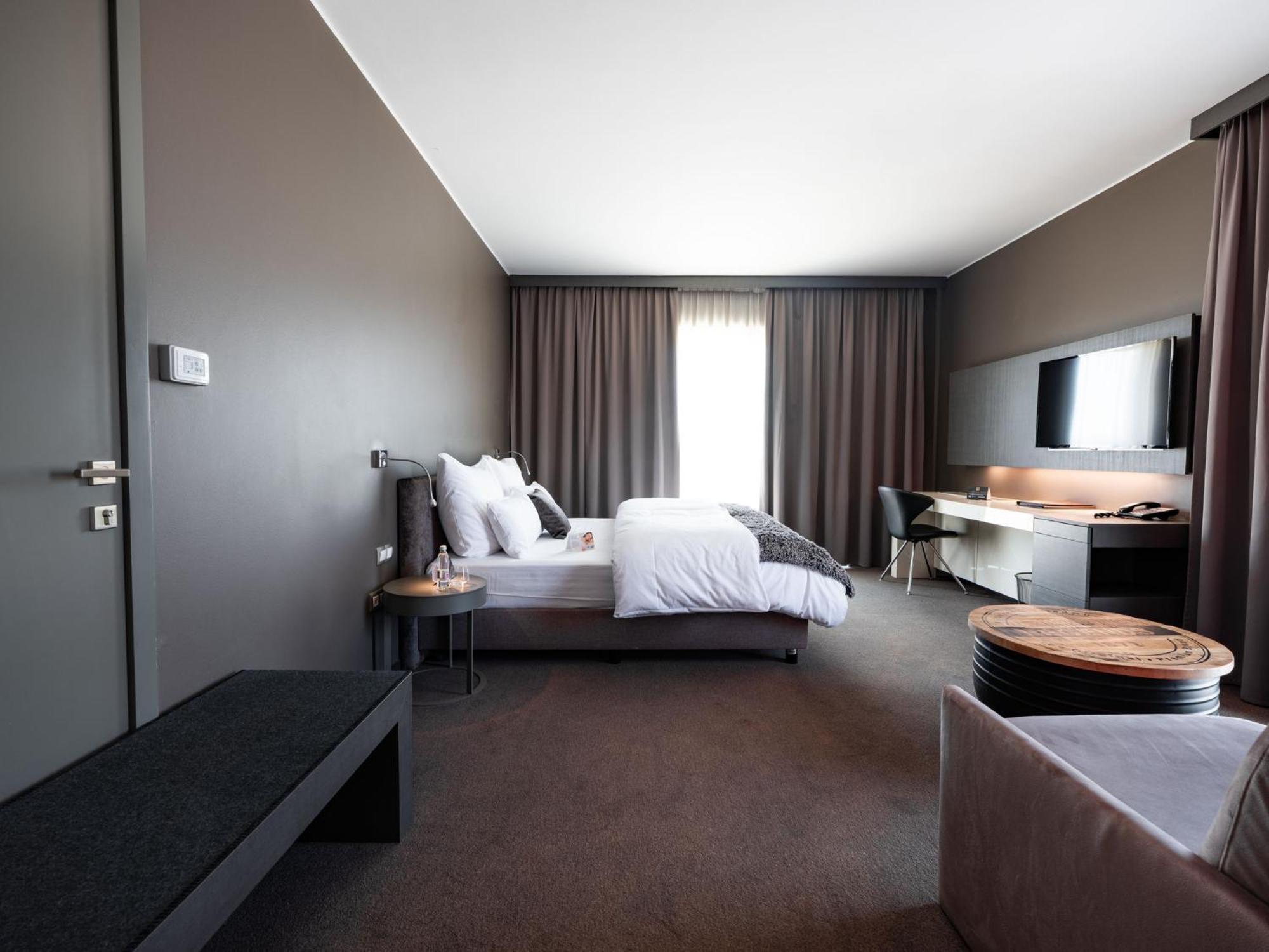 Superior Double Room River View