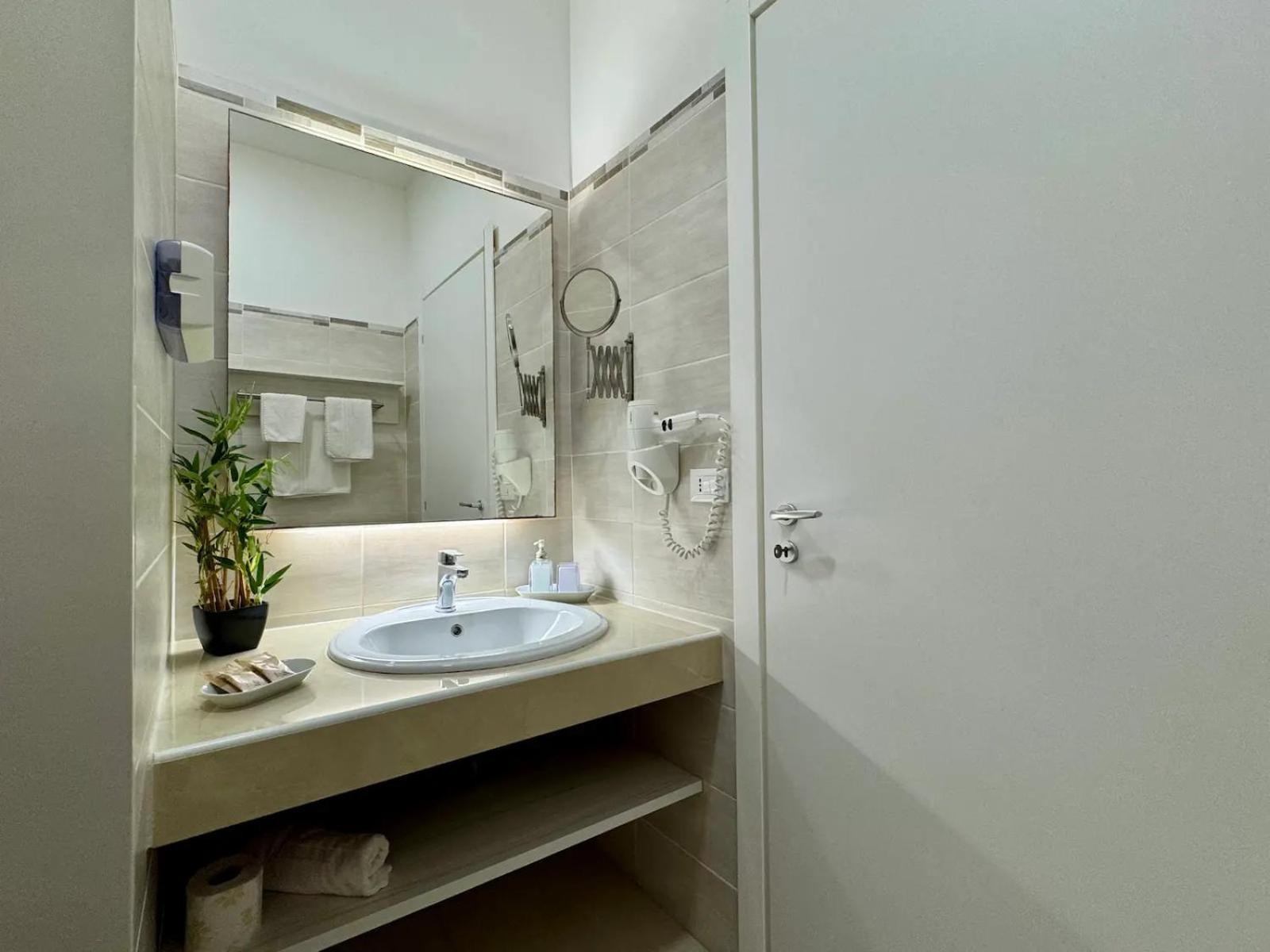 Superior Double Room Front Sea View