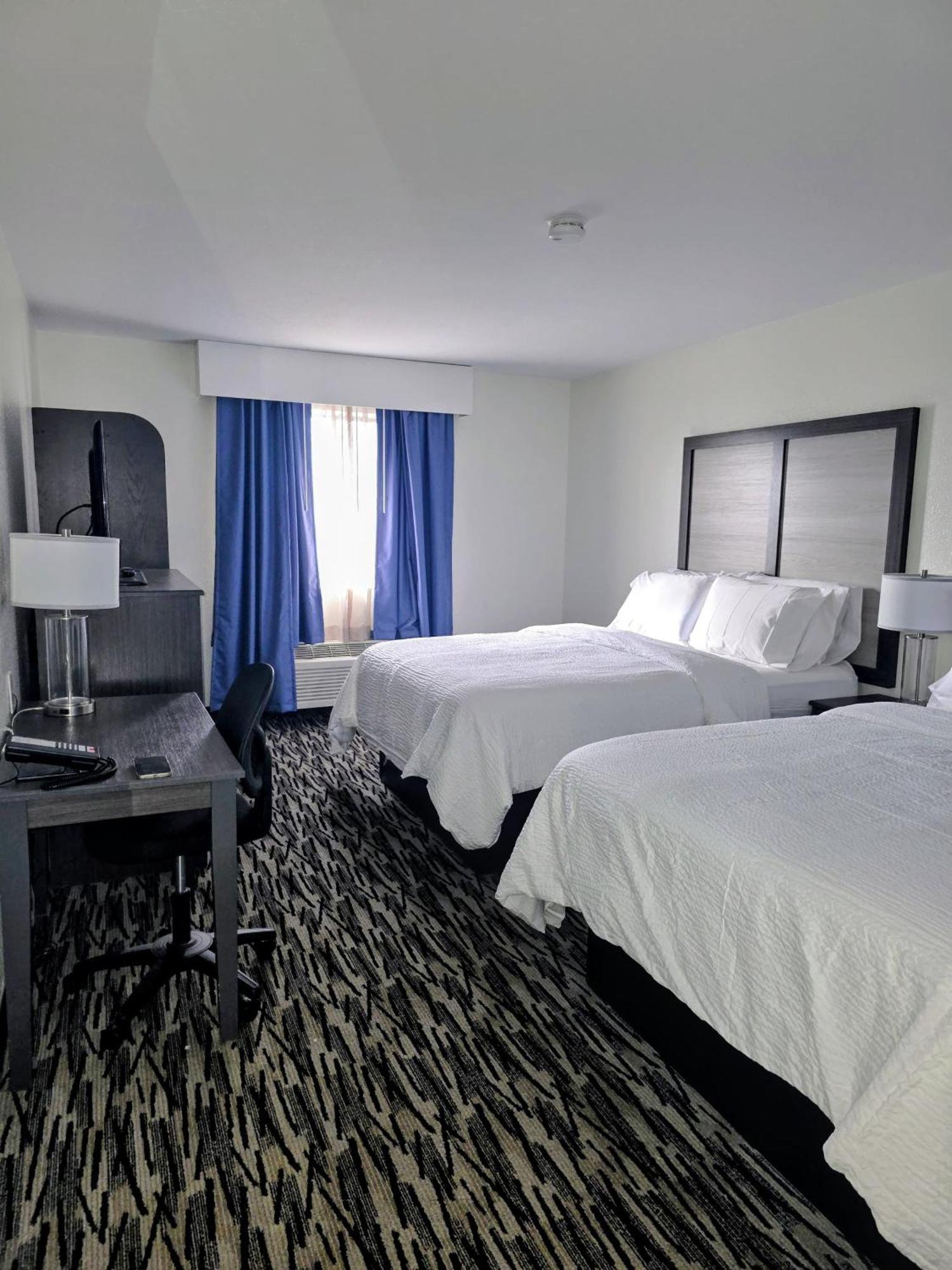 Standard Queen Room with Two Queen Beds,1742724880:JPEG