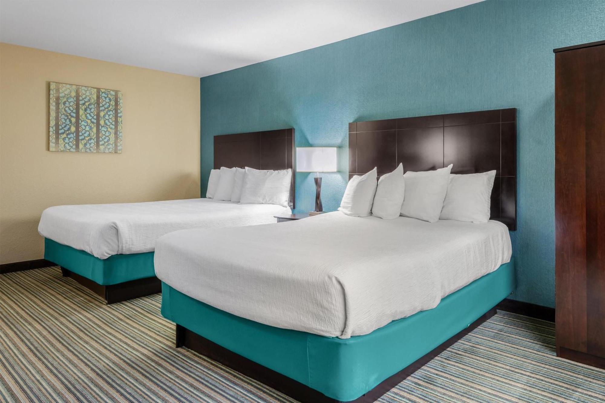 Queen Room Two Queen Beds Non-Smoking
