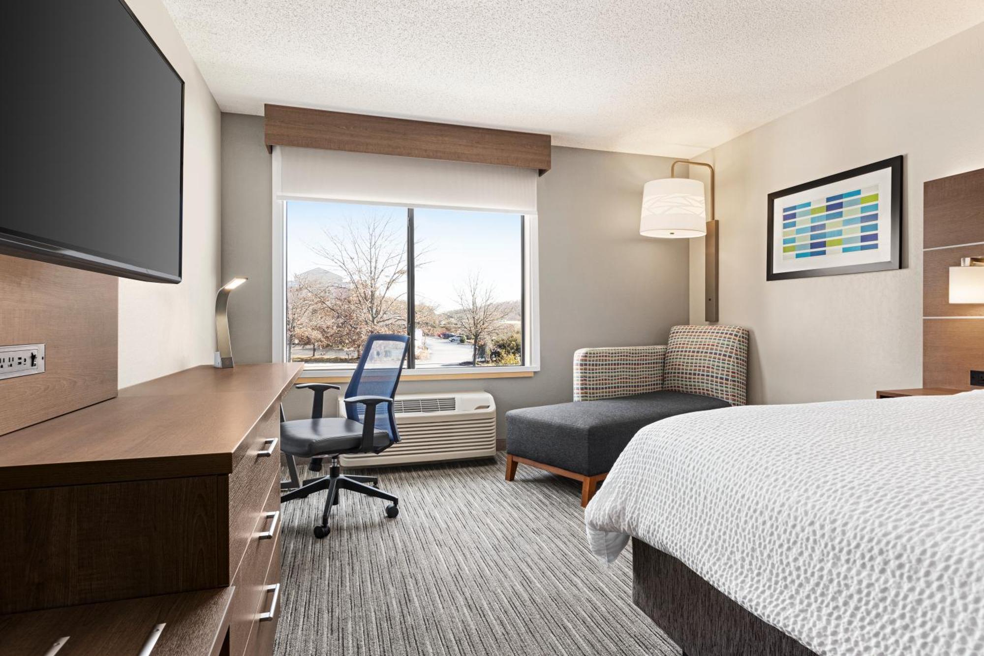 King Room Hearing Accessible Non-Smoking