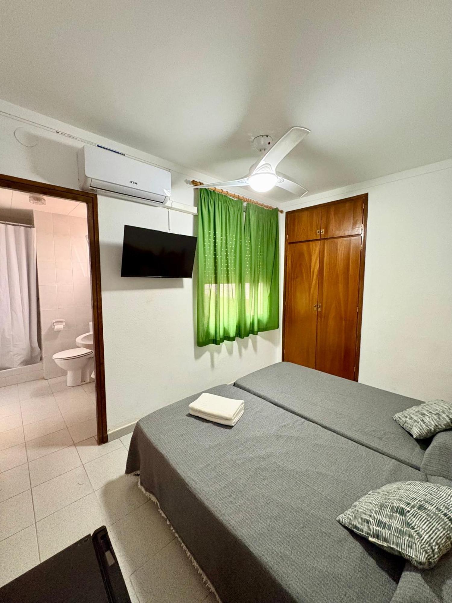 Economy Twin Room