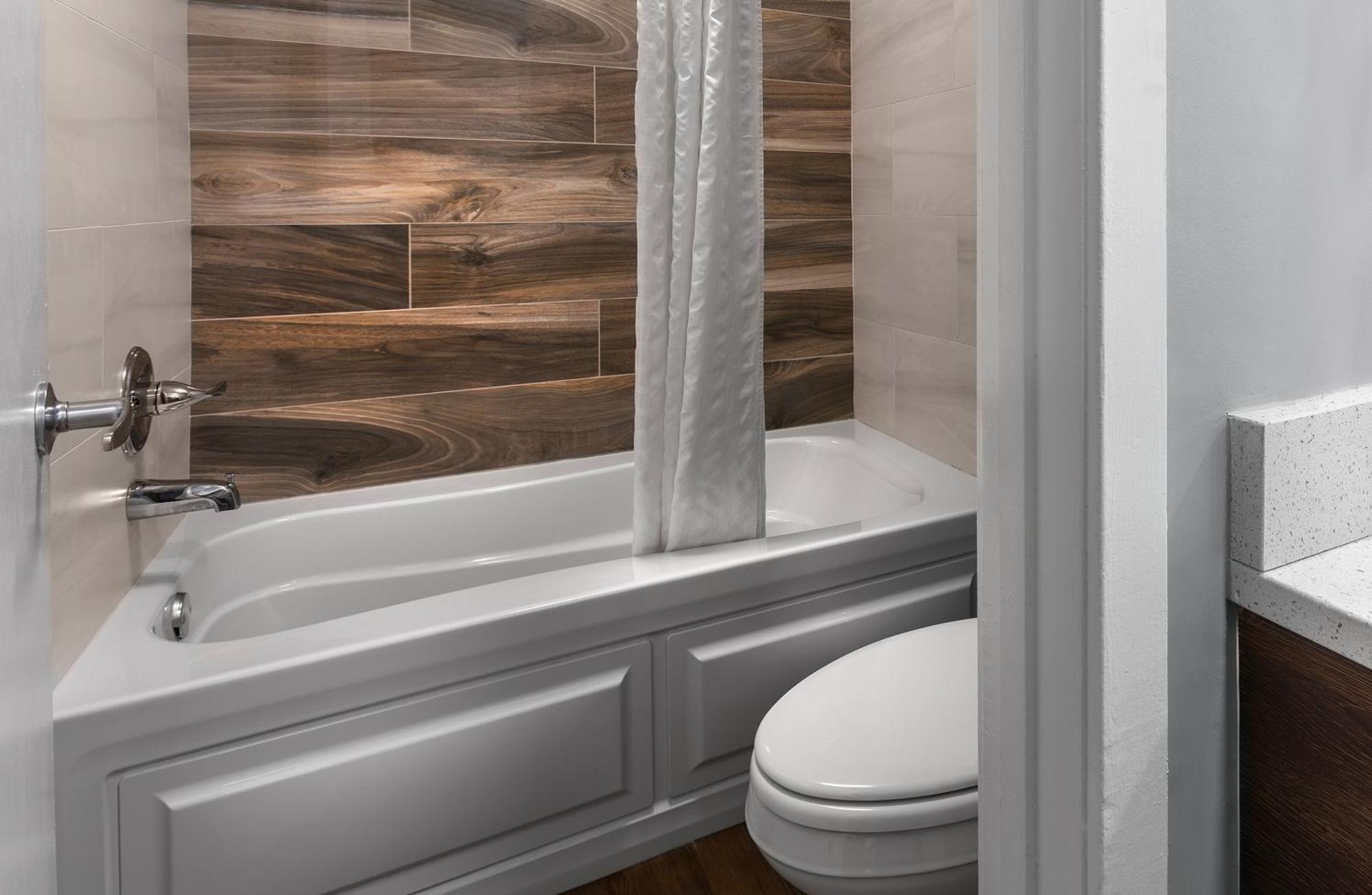 Oceanfront King Suite Spa Bath