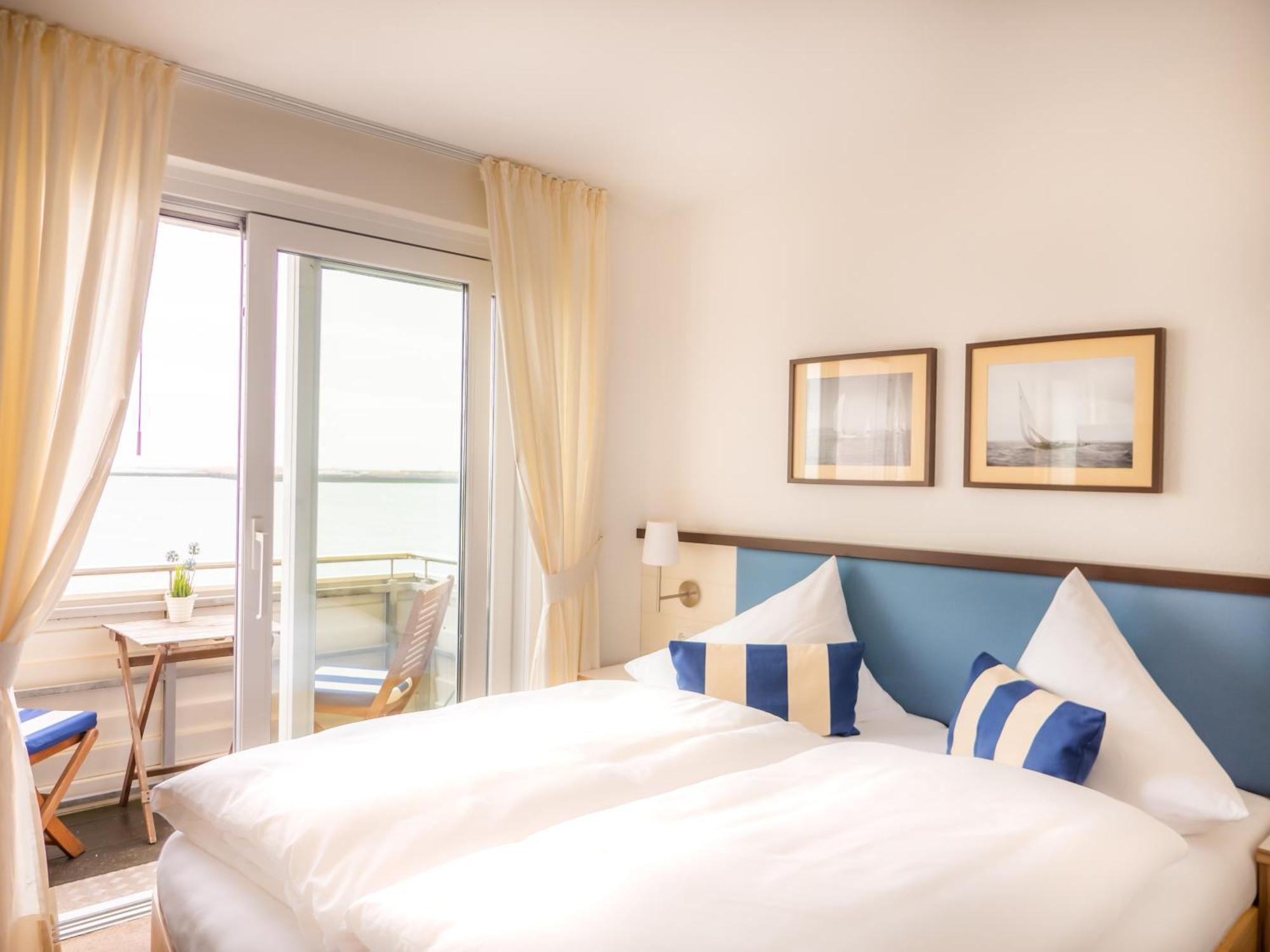 Double Room Balcony Lake View