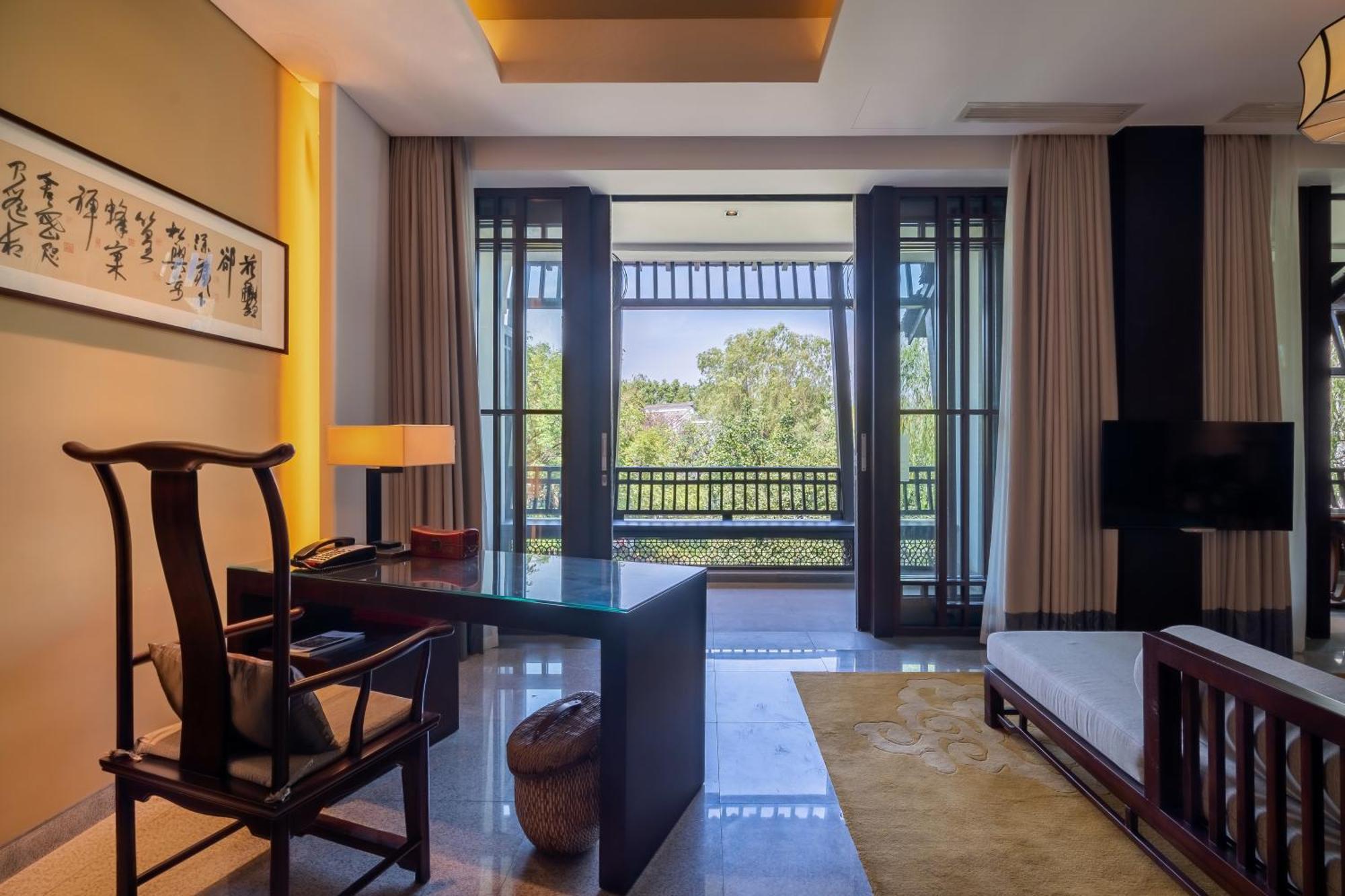 Water Terrace Suite King