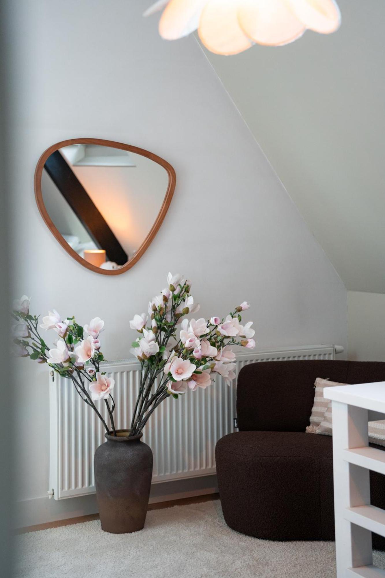 Classic Room,1742746203:JPEG