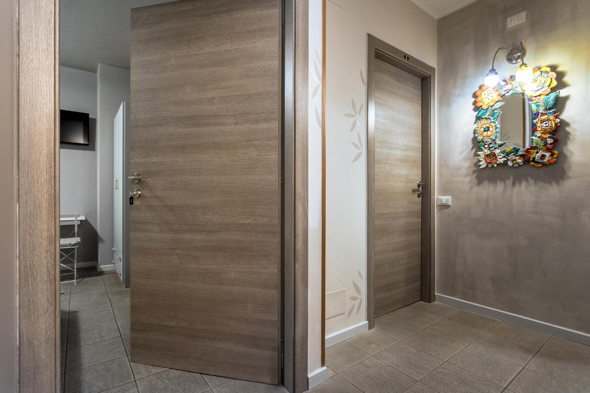 Deluxe Double Room Shower