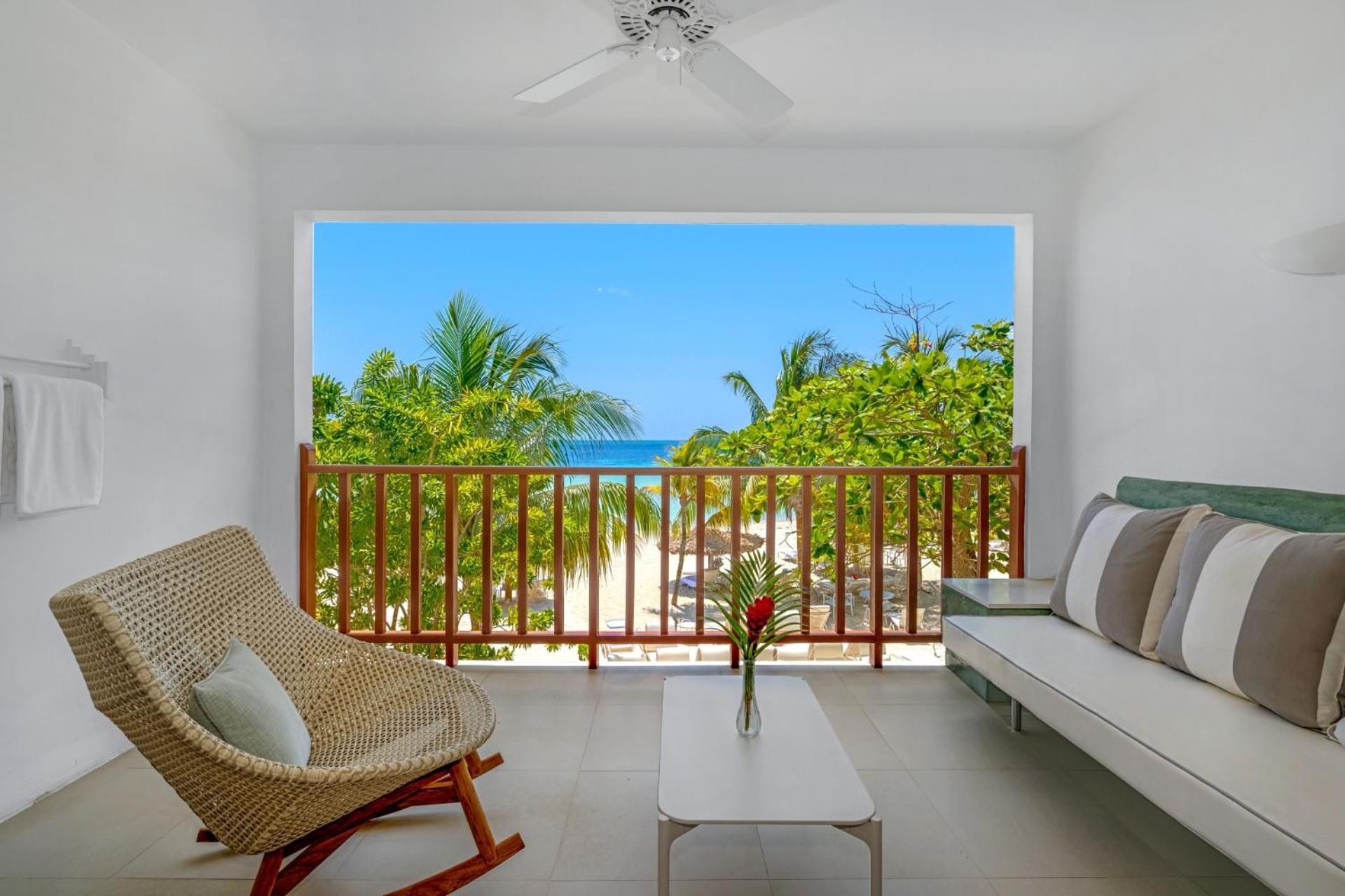 Beachfront Veranda Suite