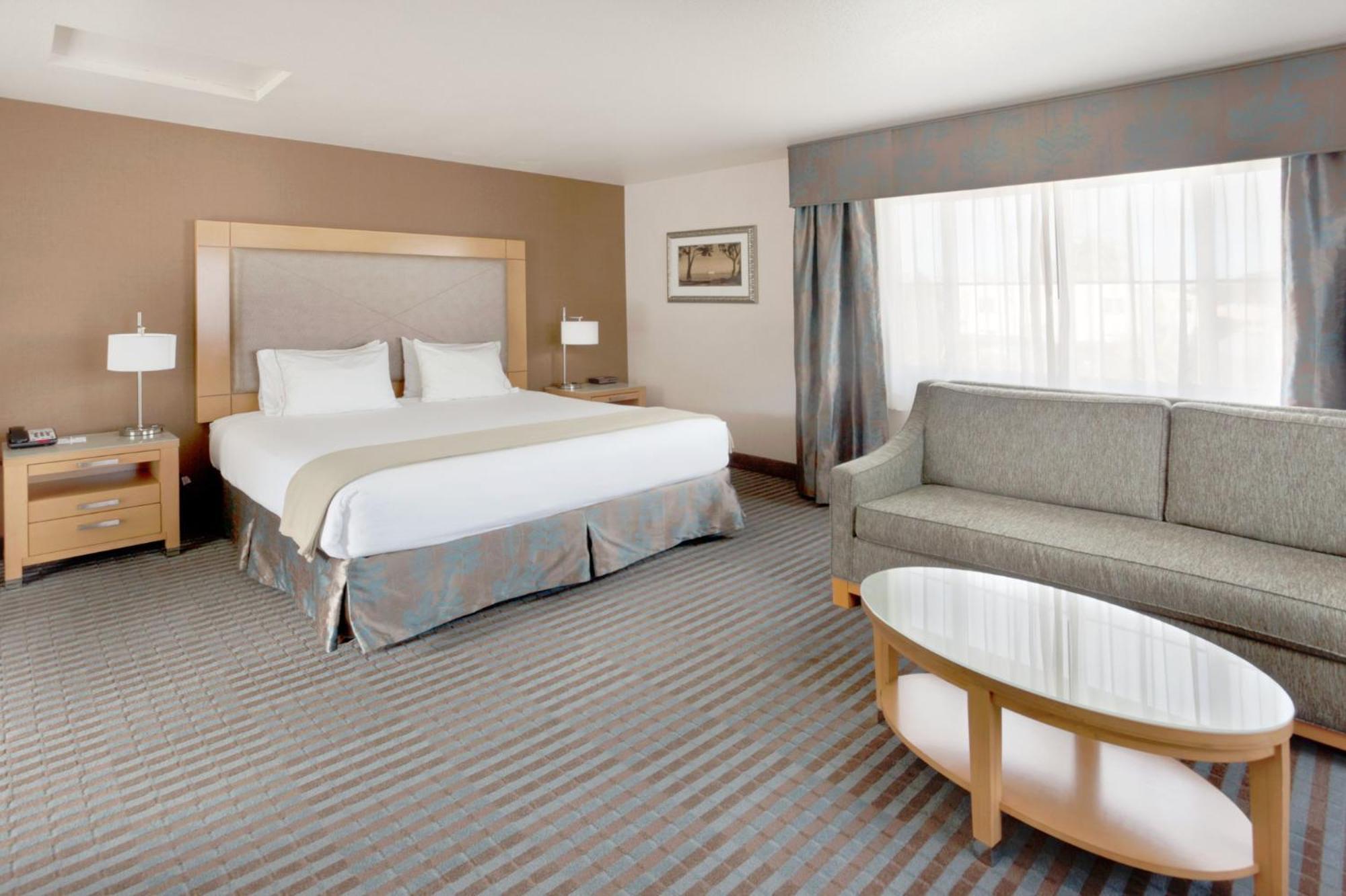 King Room Hearing Accessible Non-Smoking