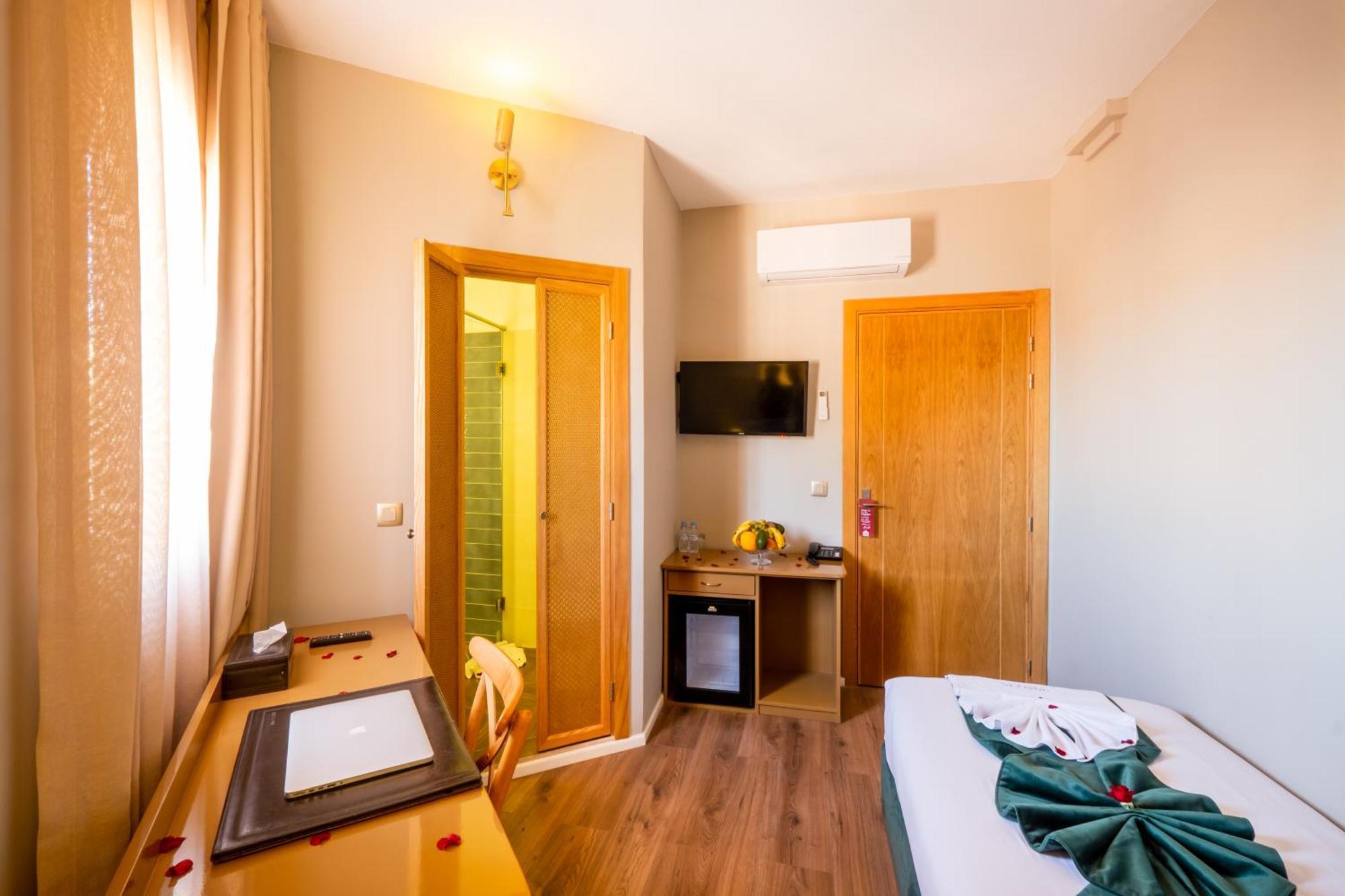 Deluxe Single Room