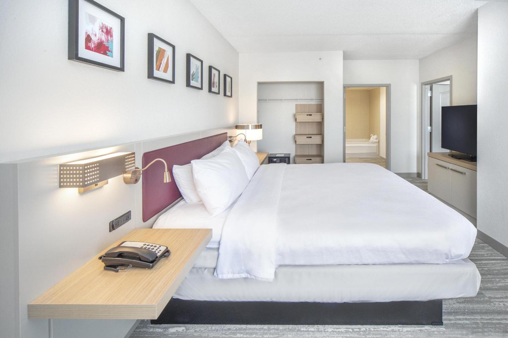 One Bedroom King Suite
