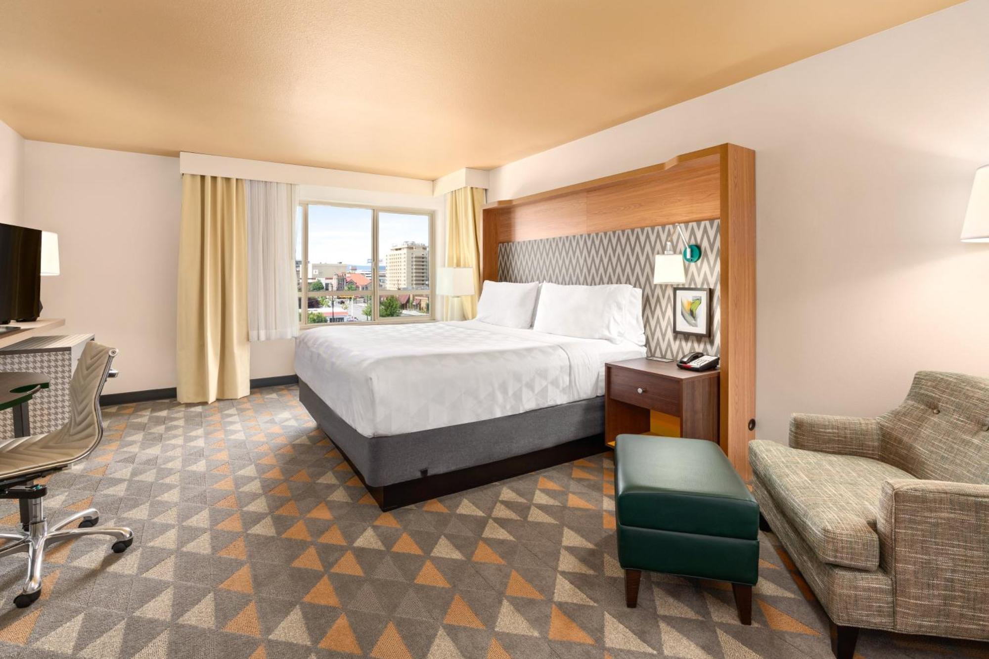 Deluxe King Room with Fireplace
