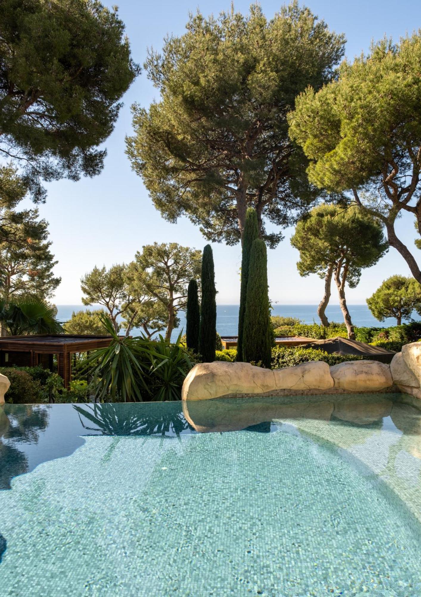 Pool Terrace Suite King