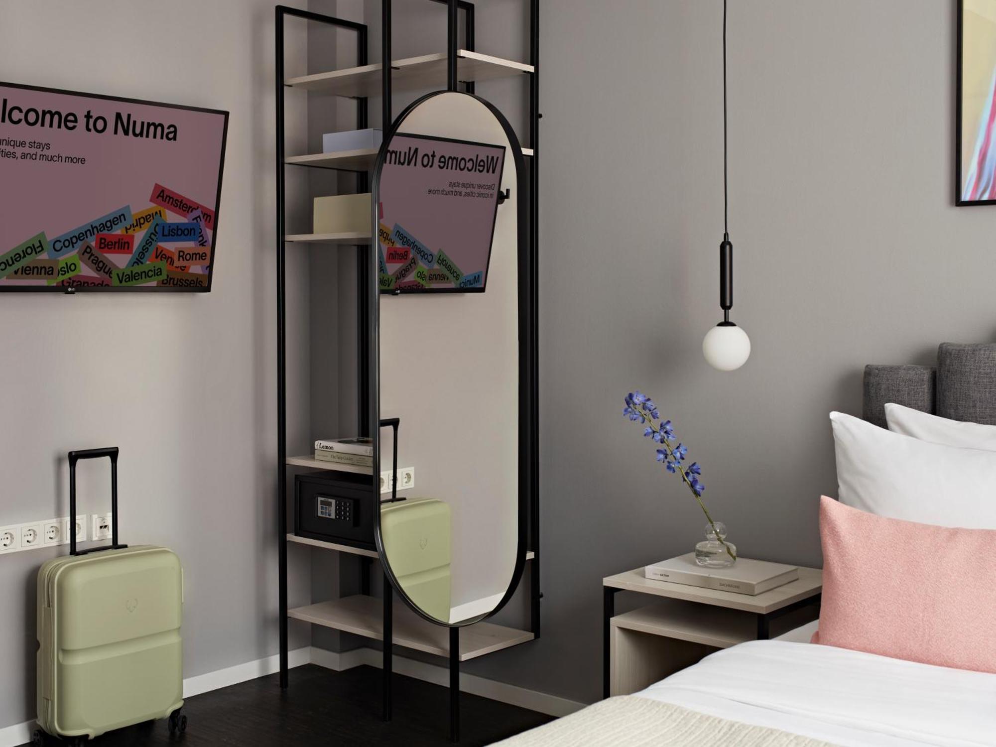 Medium Studio Kitchenette