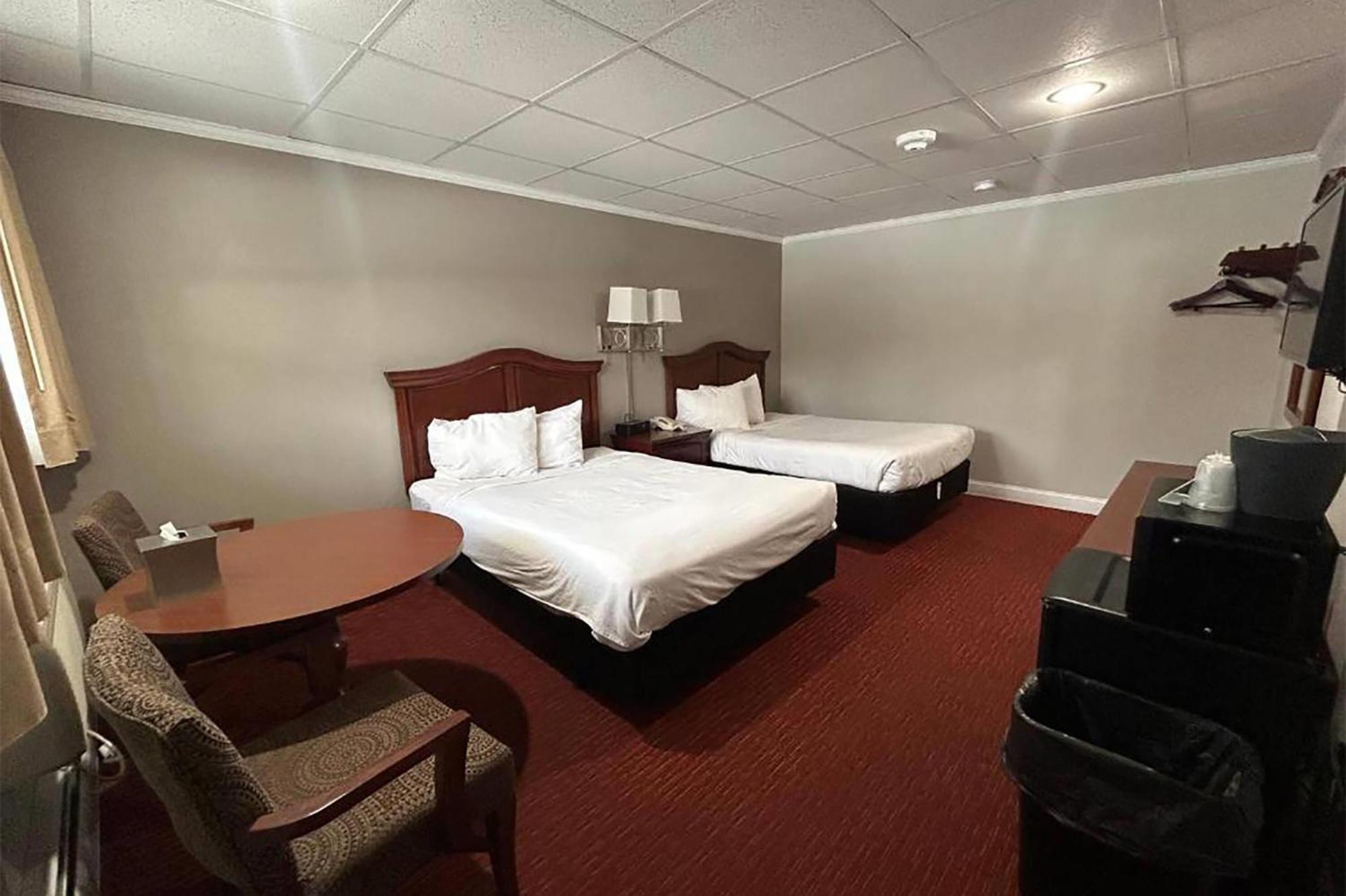 Double Room Two Double Beds Non-Smoking